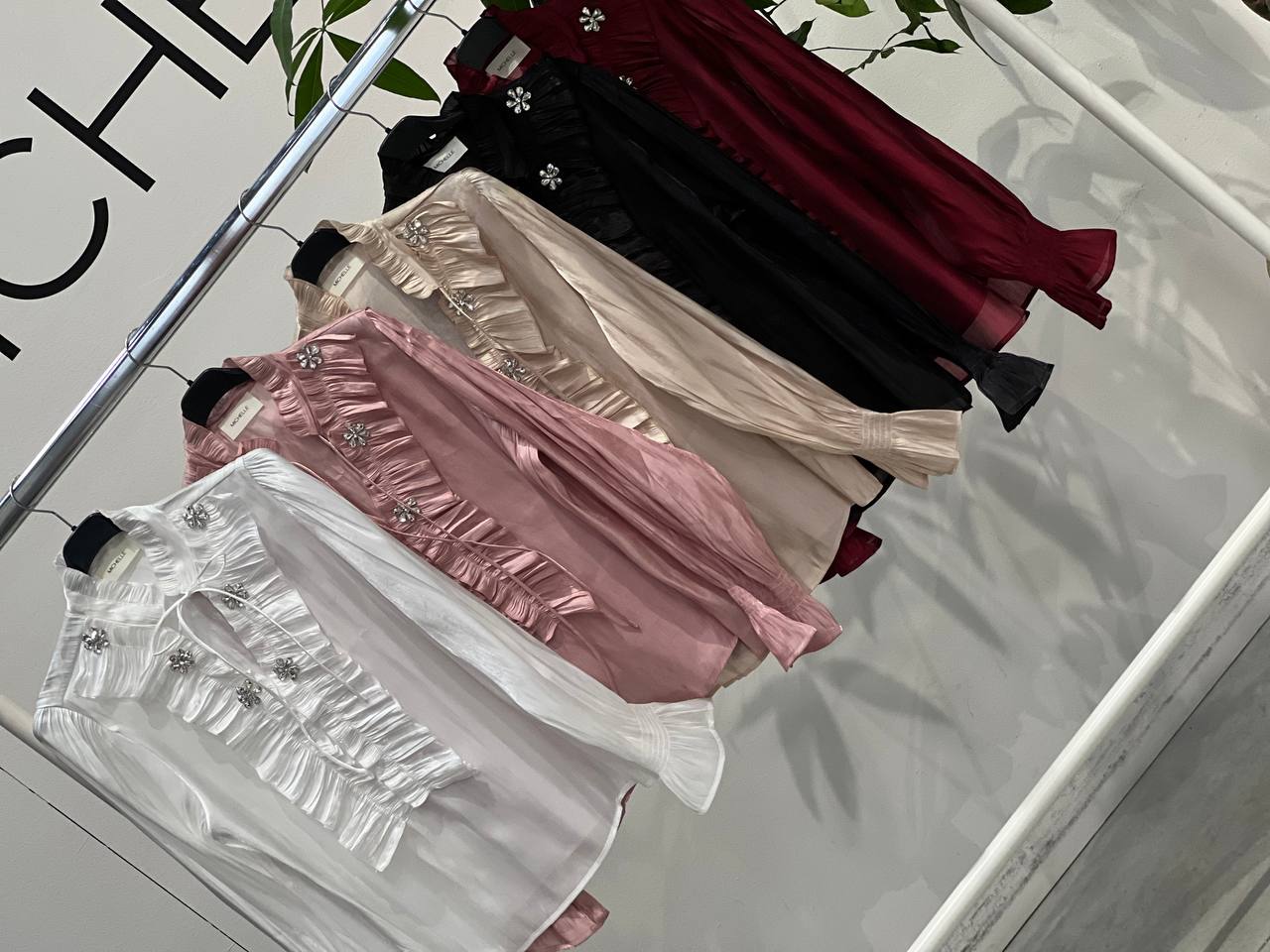 Amelie Follies (Michelle)