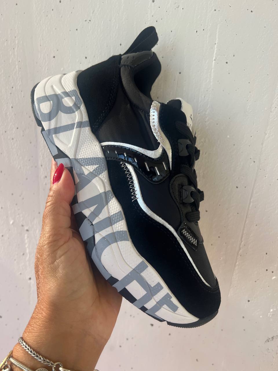 Outlet Фото Outlet