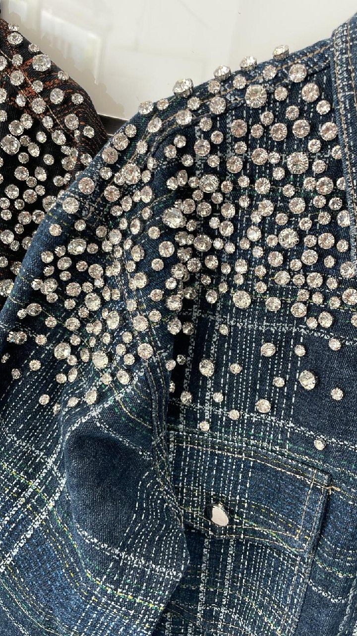 Joie Clair (J-Clair)