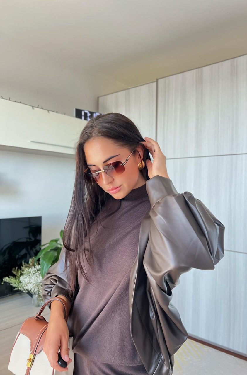 Joie Clair (J-Clair)