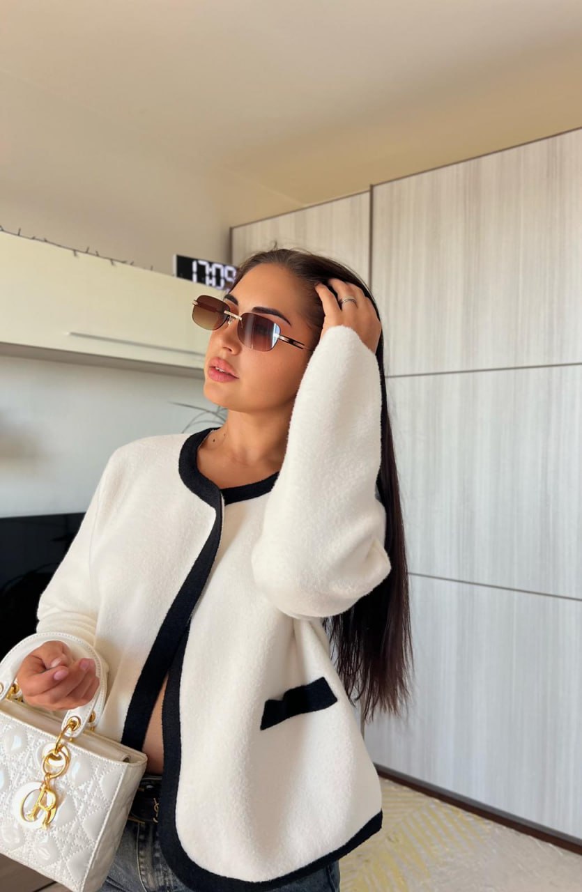 Joie Clair (J-Clair)