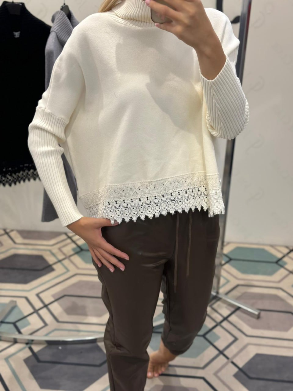 Joie Clair (J-Clair)