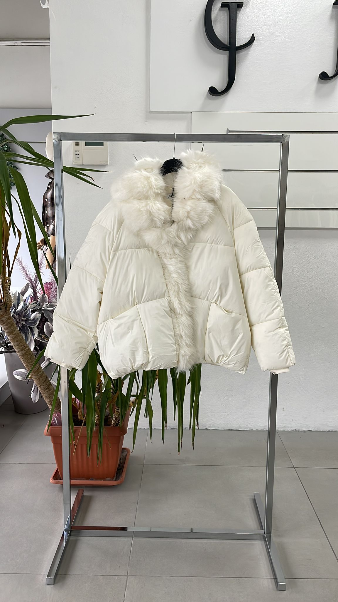 Joie Clair (J-Clair)