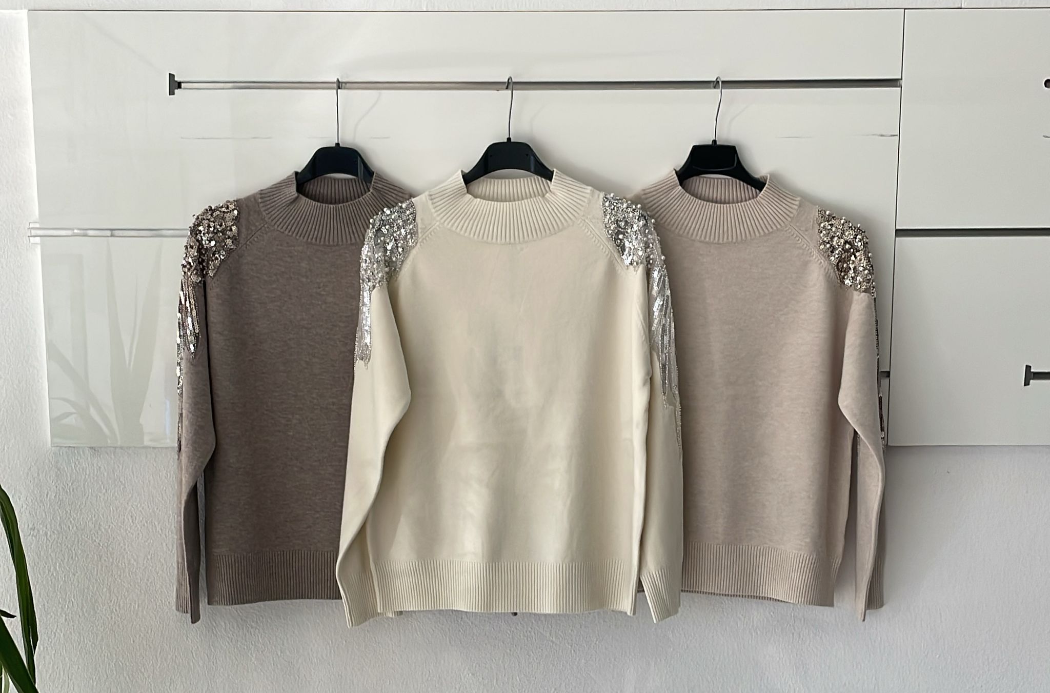 Joie Clair (J-Clair)