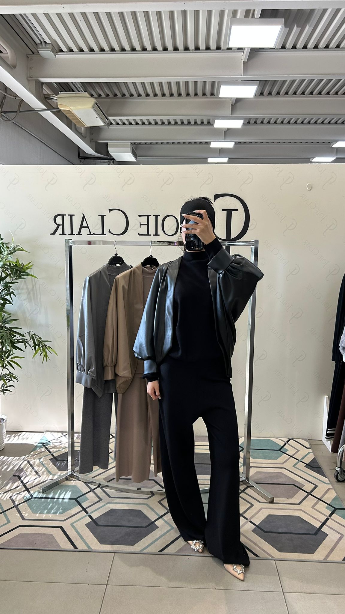 Фото Joie Clair (J-Clair)