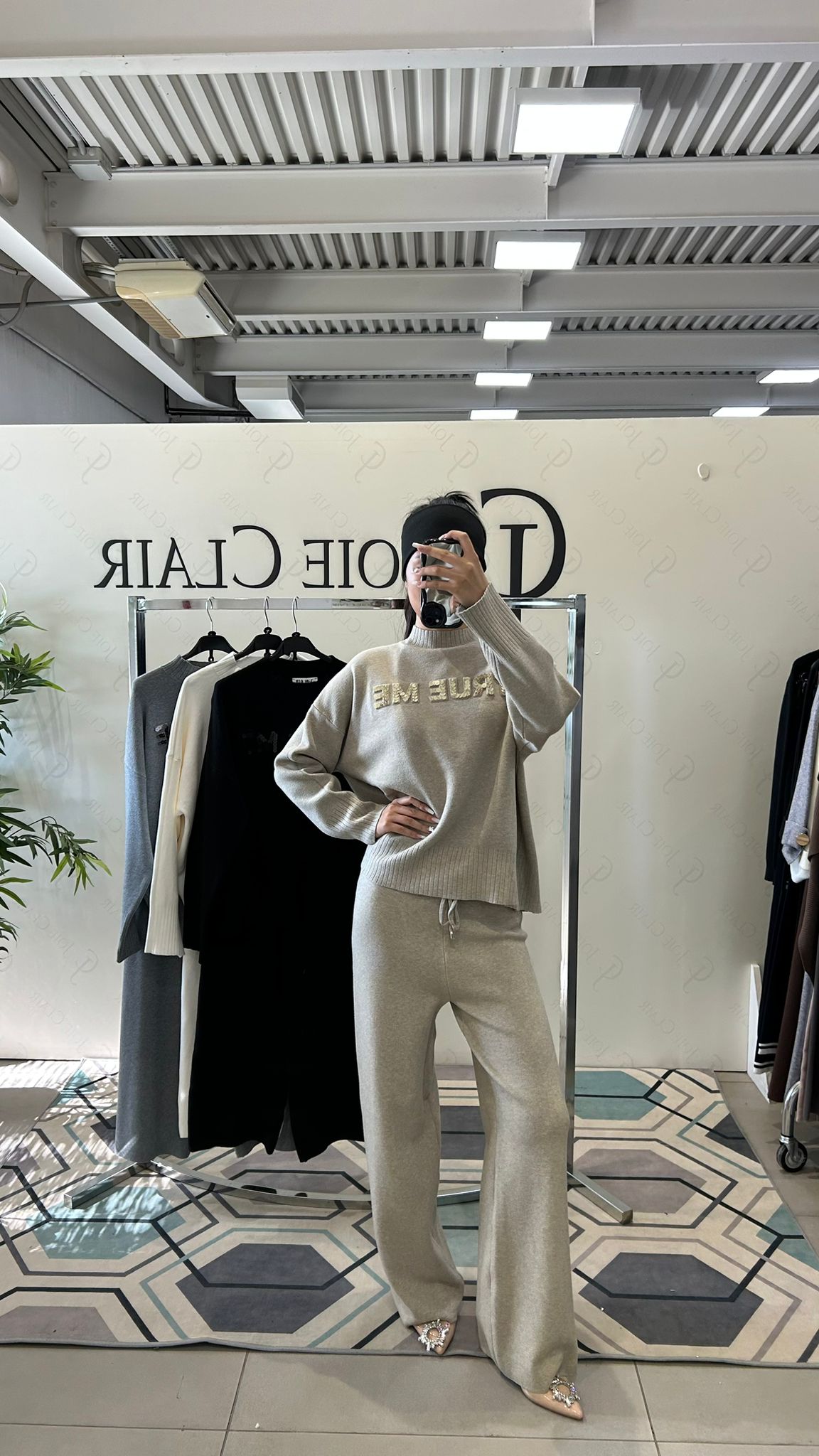 Фото Joie Clair (J-Clair)