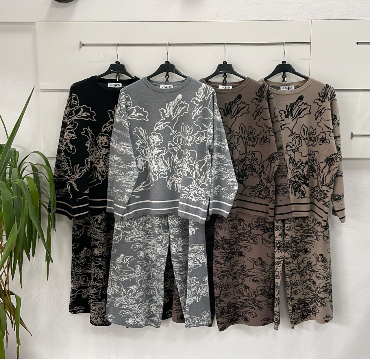 Фото Joie Clair (J-Clair)