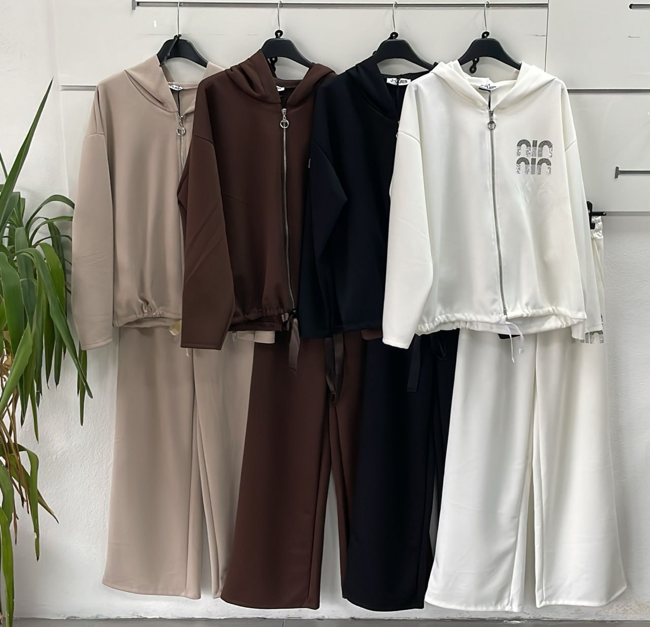 Фото Joie Clair (J-Clair)