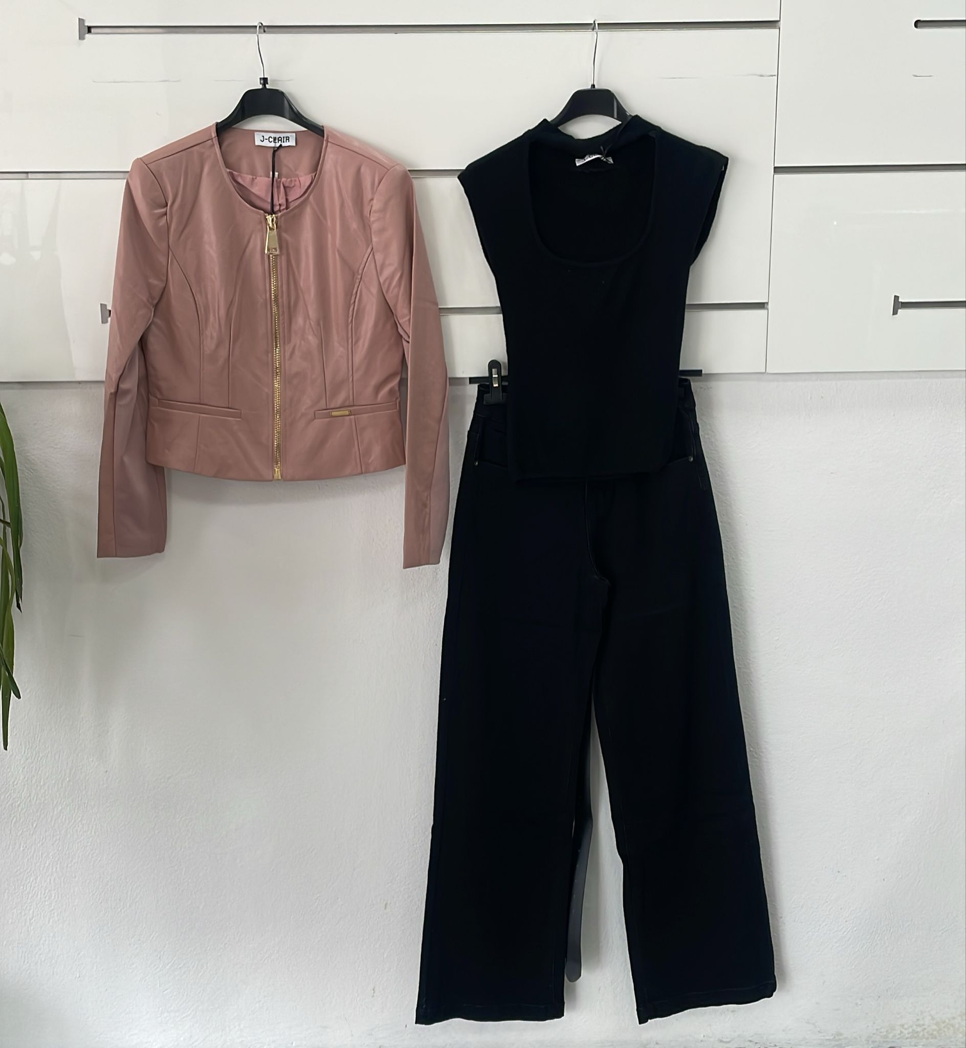 Фото Joie Clair (J-Clair)