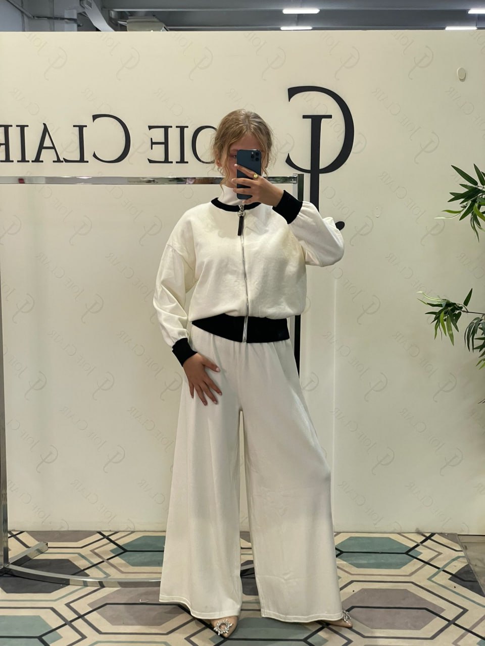 Joie Clair (J-Clair)