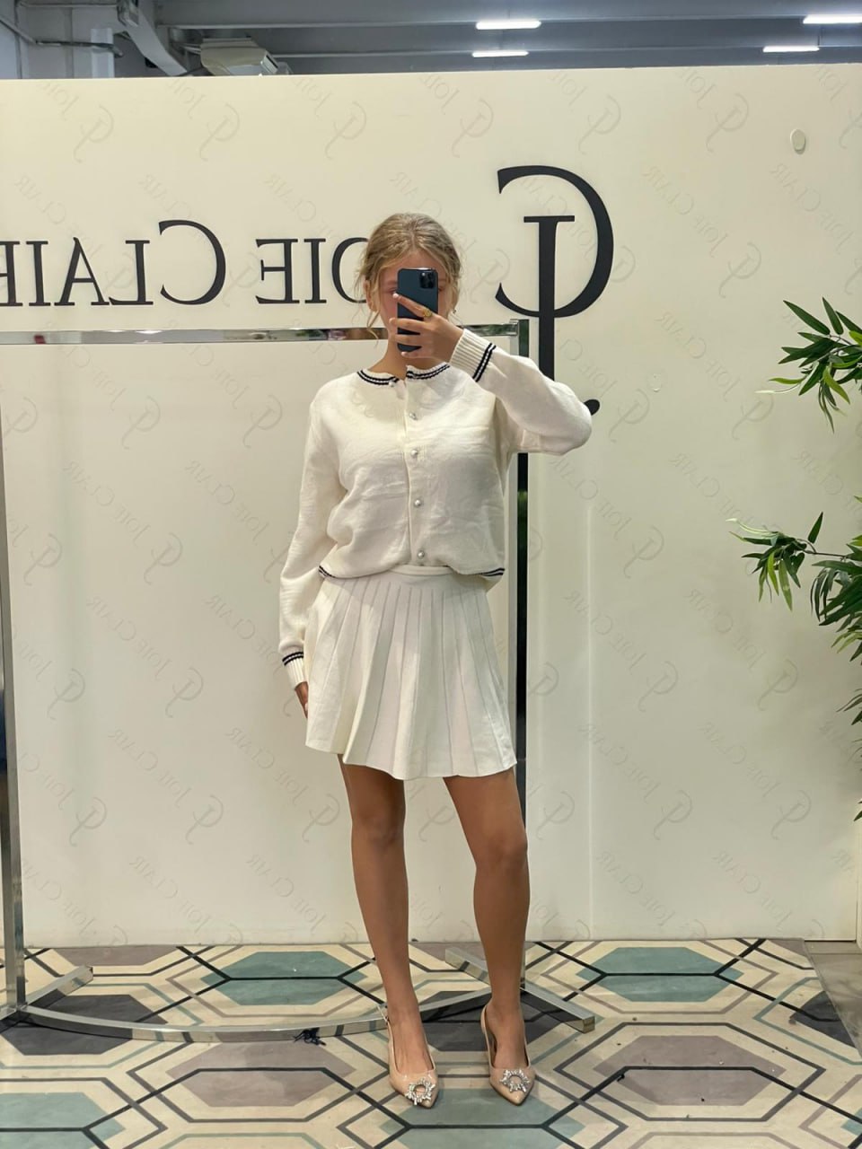 Joie Clair (J-Clair)