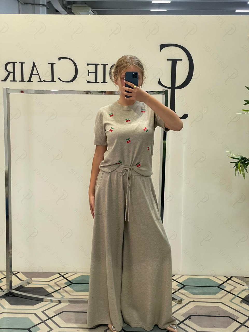 Joie Clair (J-Clair)