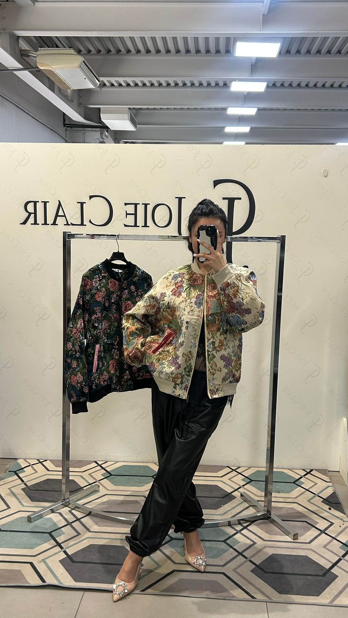 Фото Joie Clair (J-Clair)