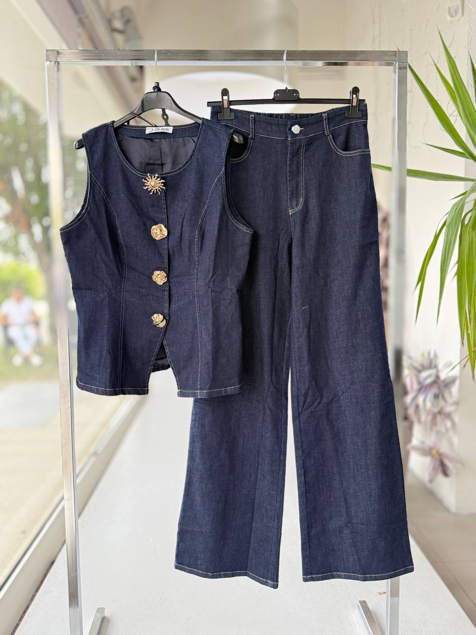 Joie Clair (J-Clair)