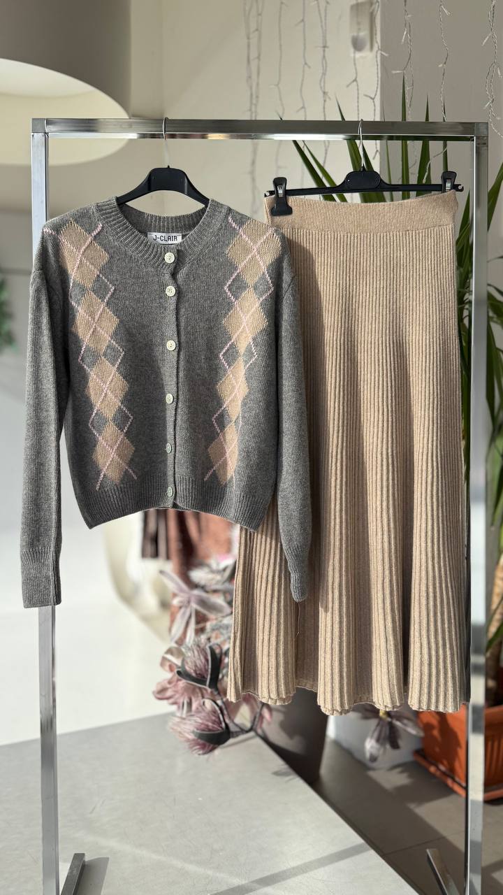 Joie Clair (J-Clair)