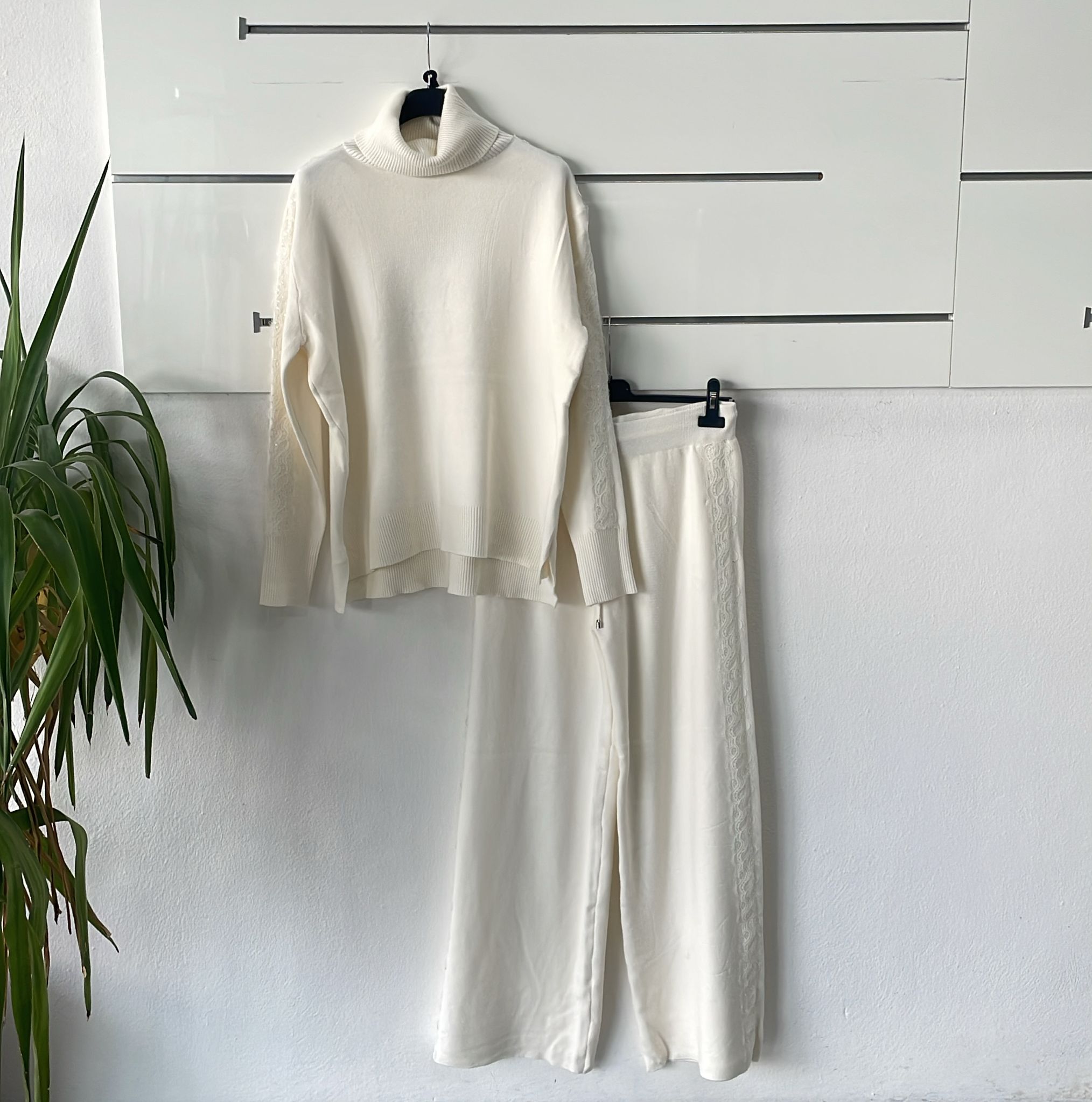 Joie Clair (J-Clair)