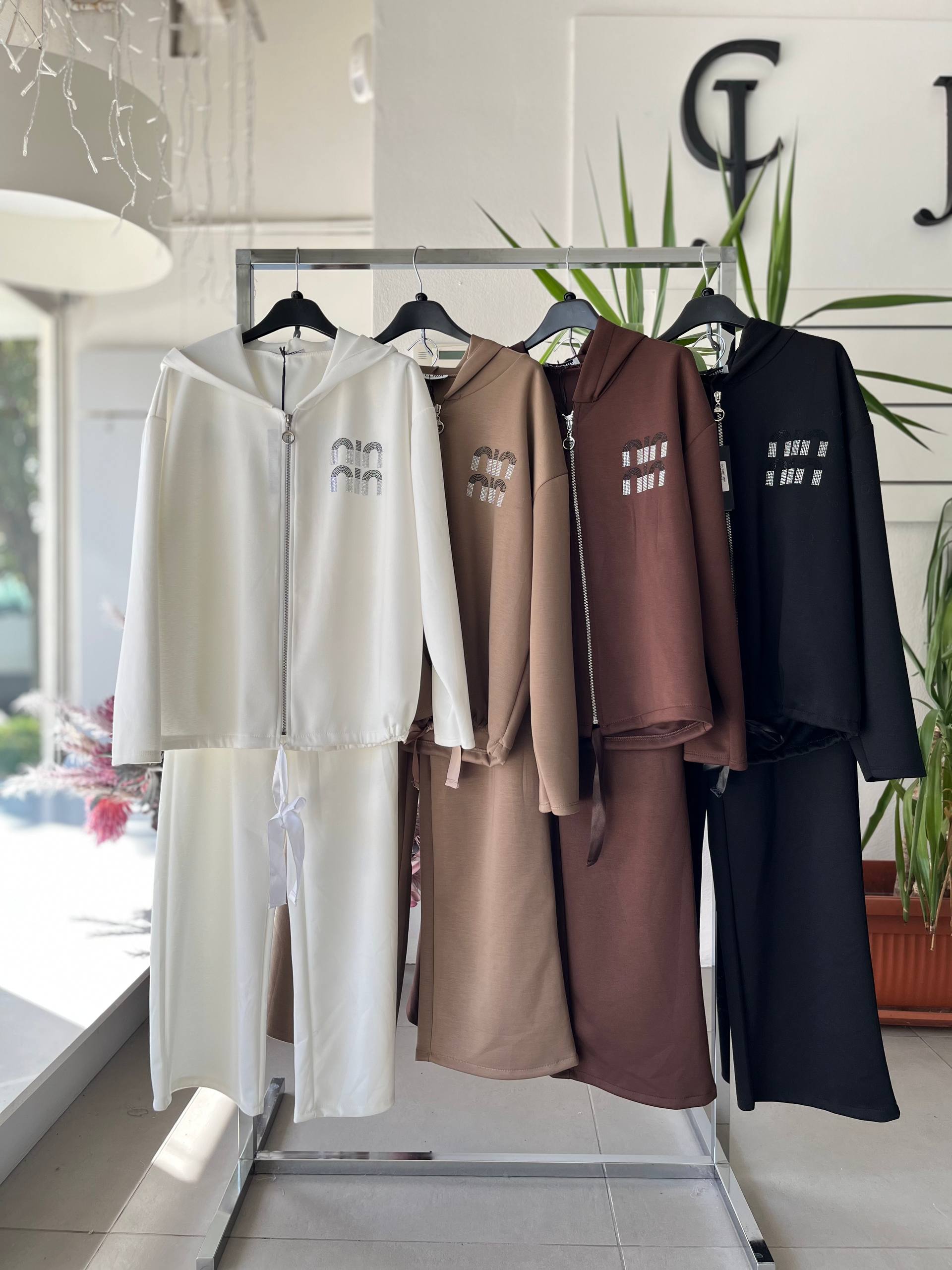 Фото Joie Clair (J-Clair)