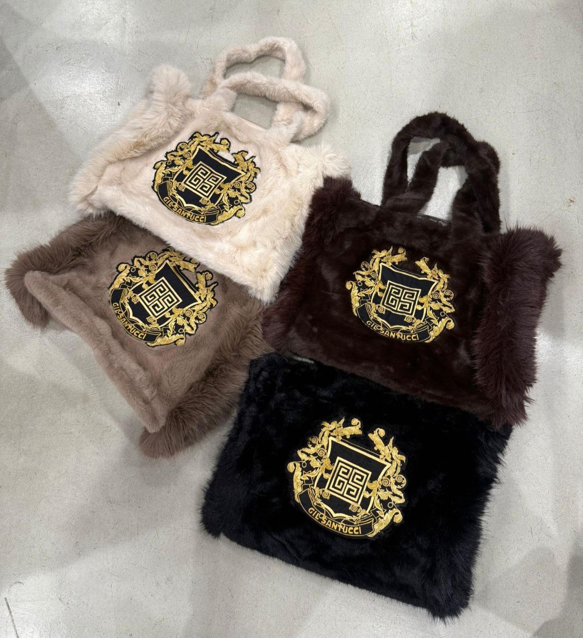 Фото Gil Santucci