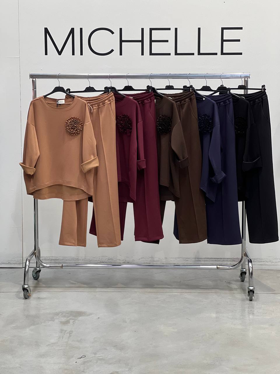 Amelie Follies (Michelle)