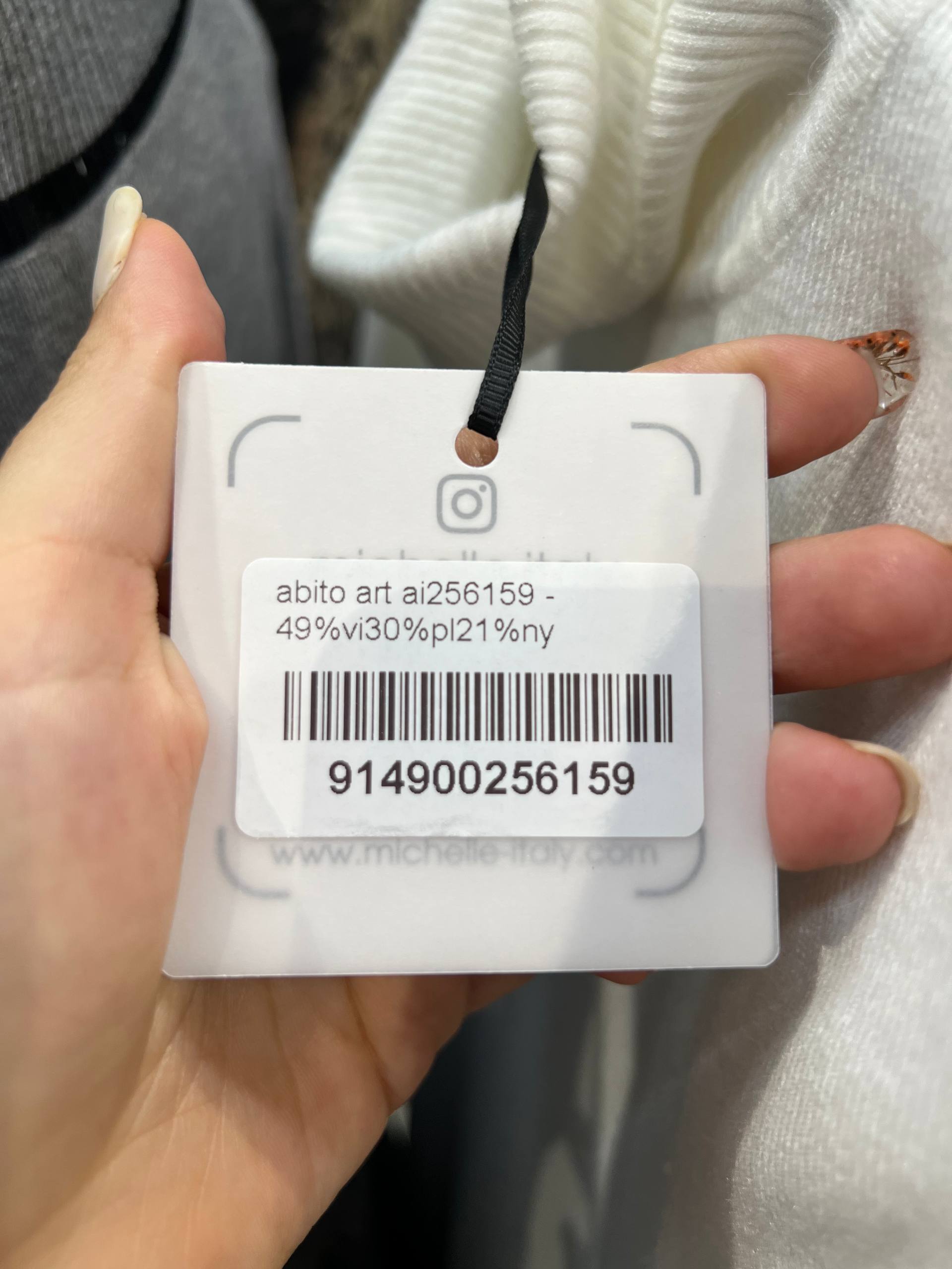 Amelie Follies (Michelle)