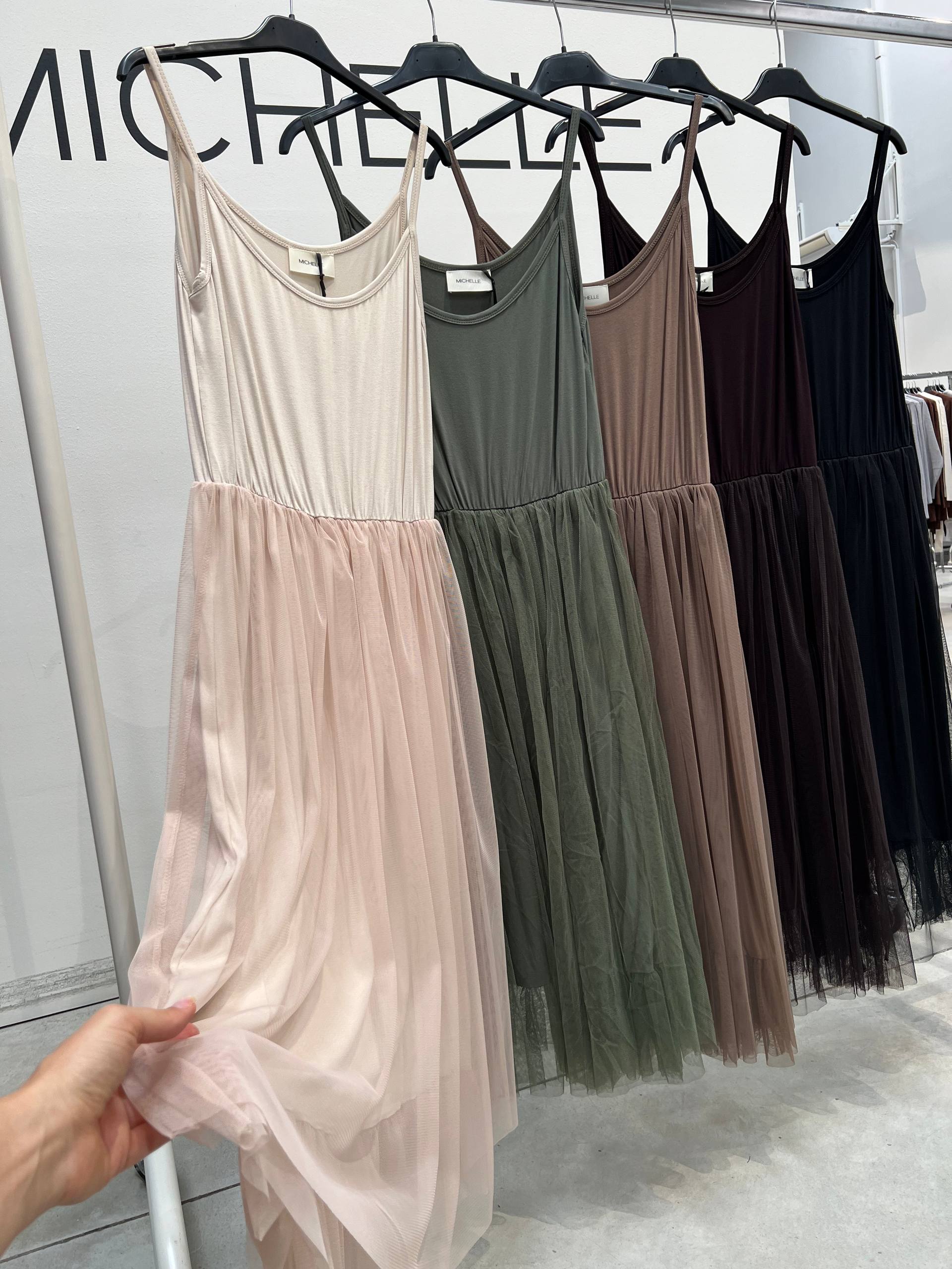 Amelie Follies (Michelle)