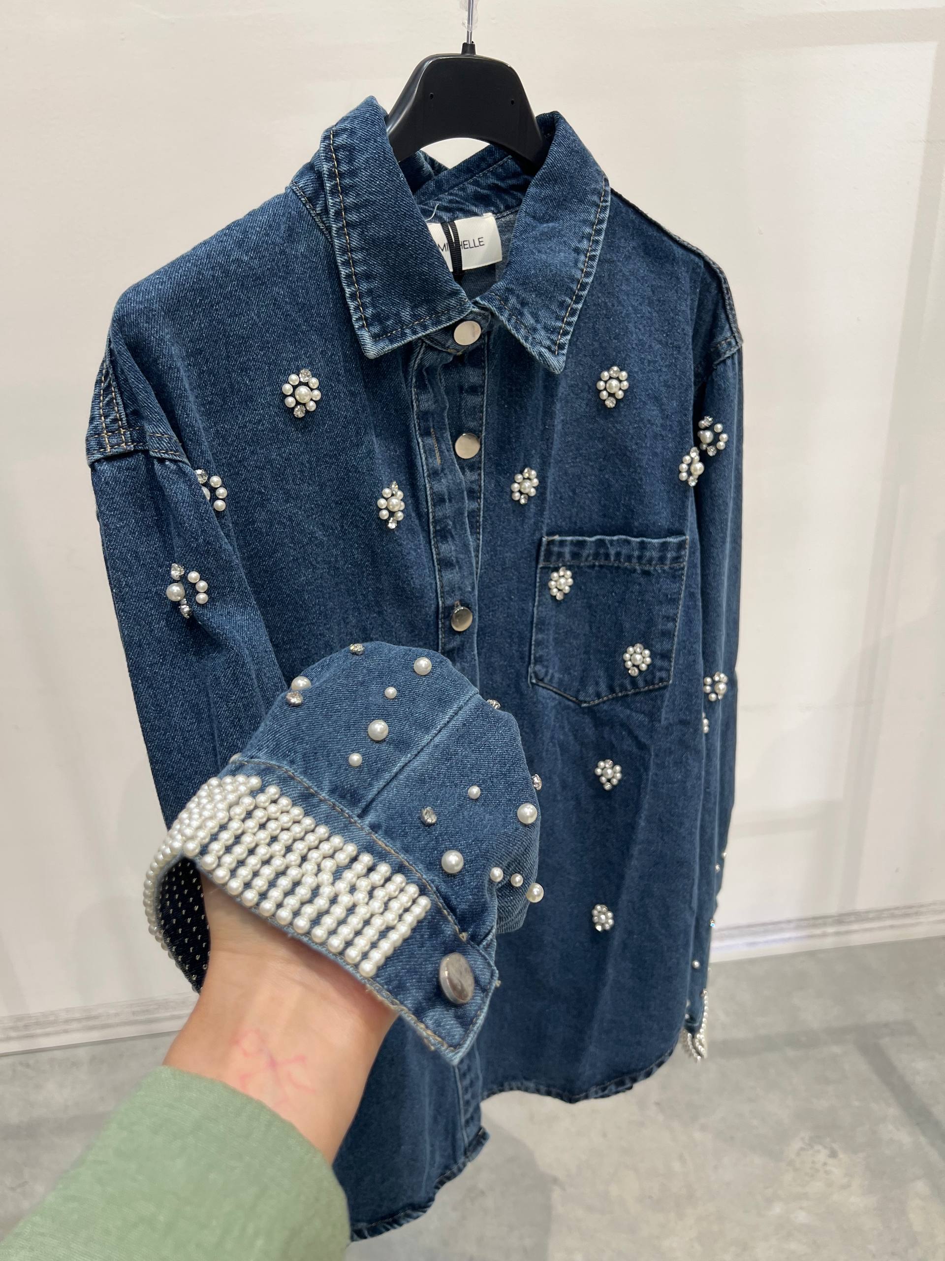 Amelie Follies (Michelle)