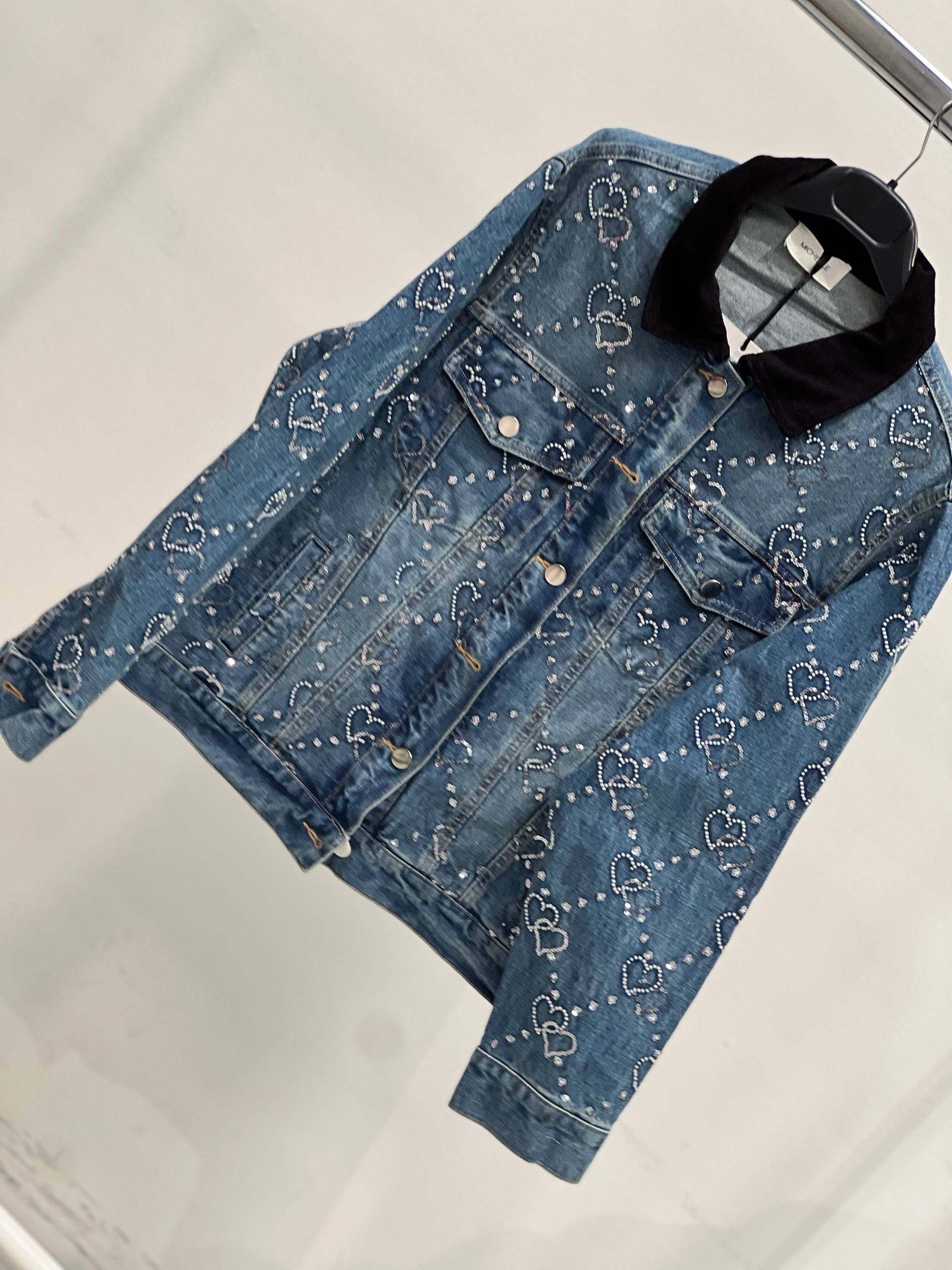 Amelie Follies (Michelle)