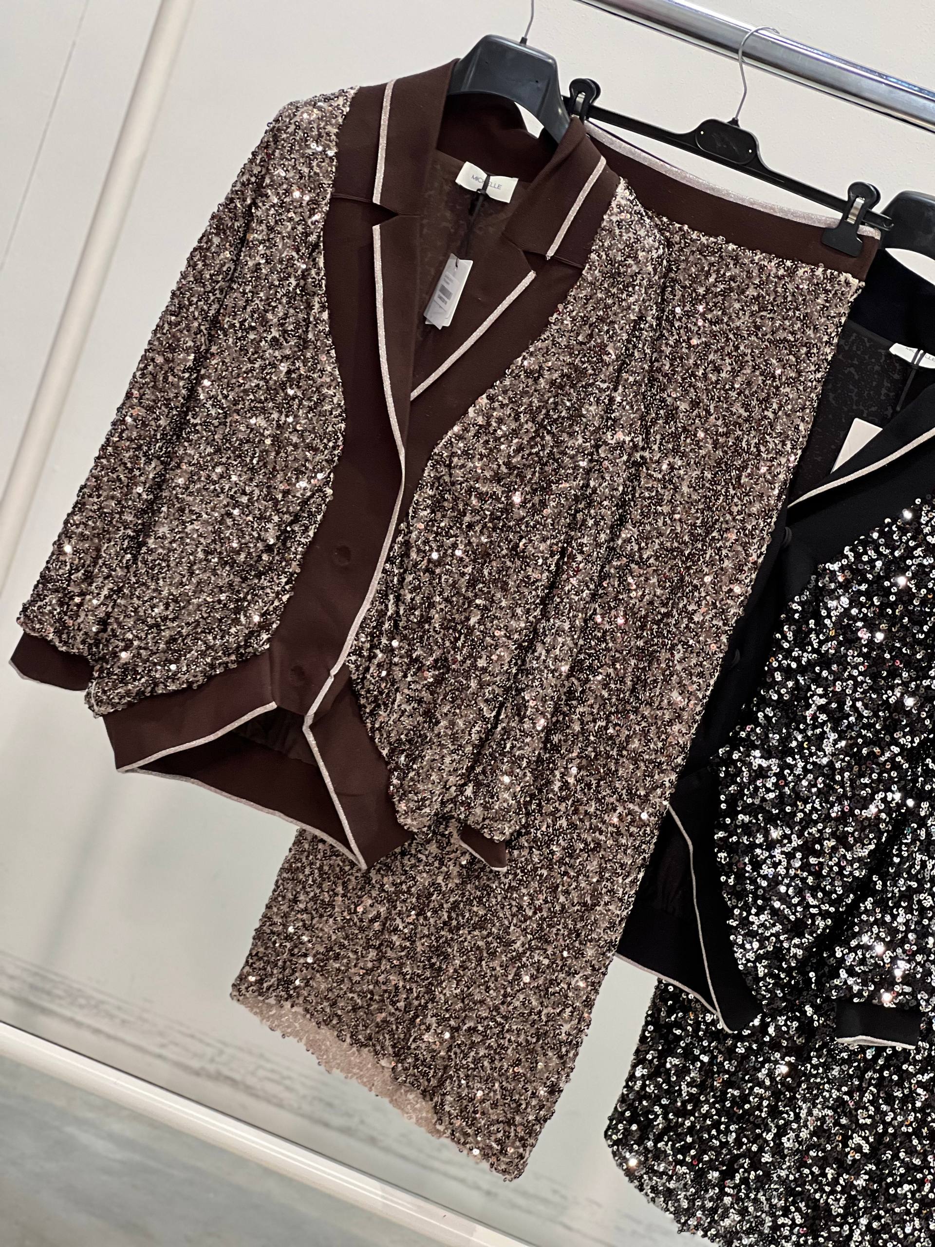 Amelie Follies (Michelle)