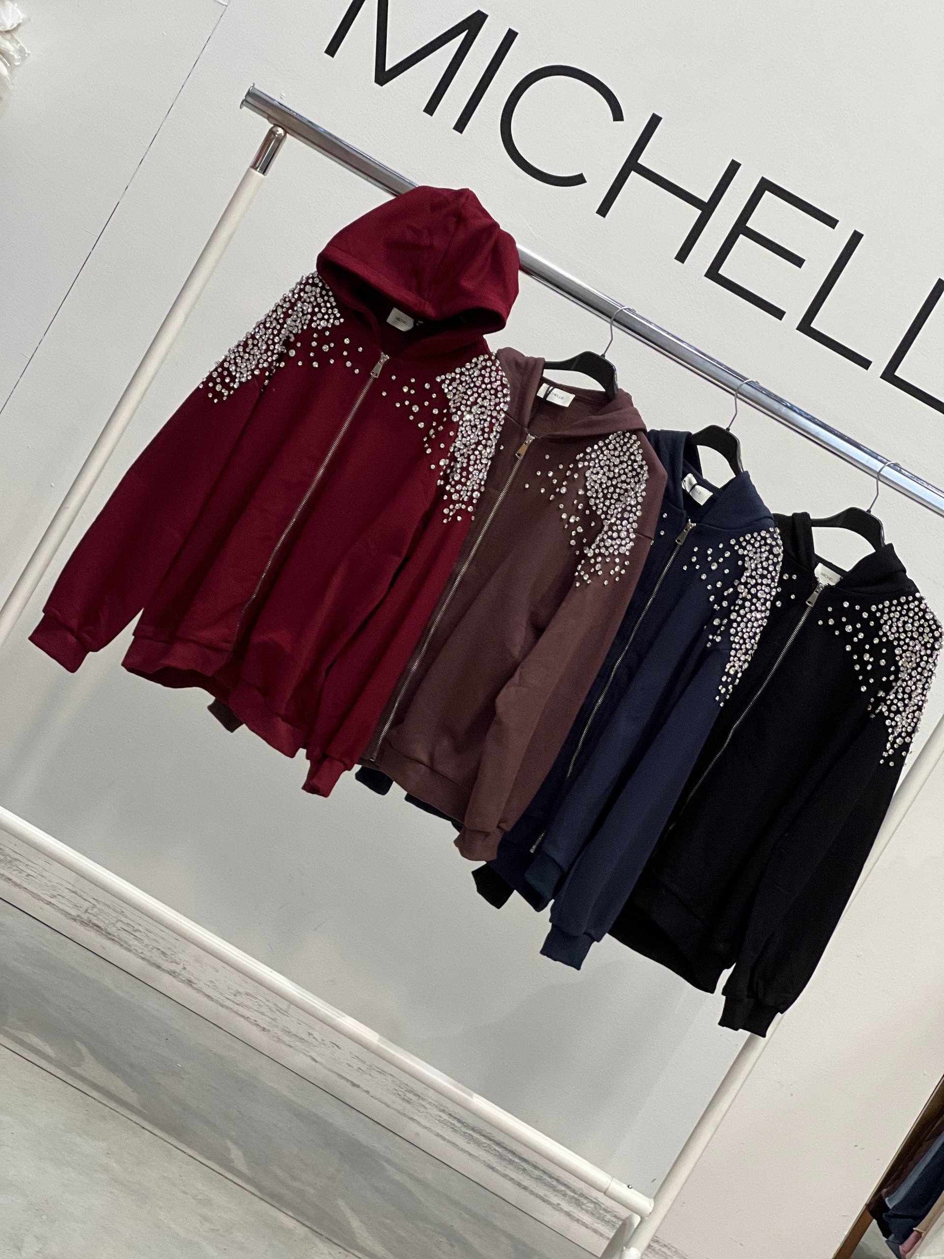 Amelie Follies (Michelle)