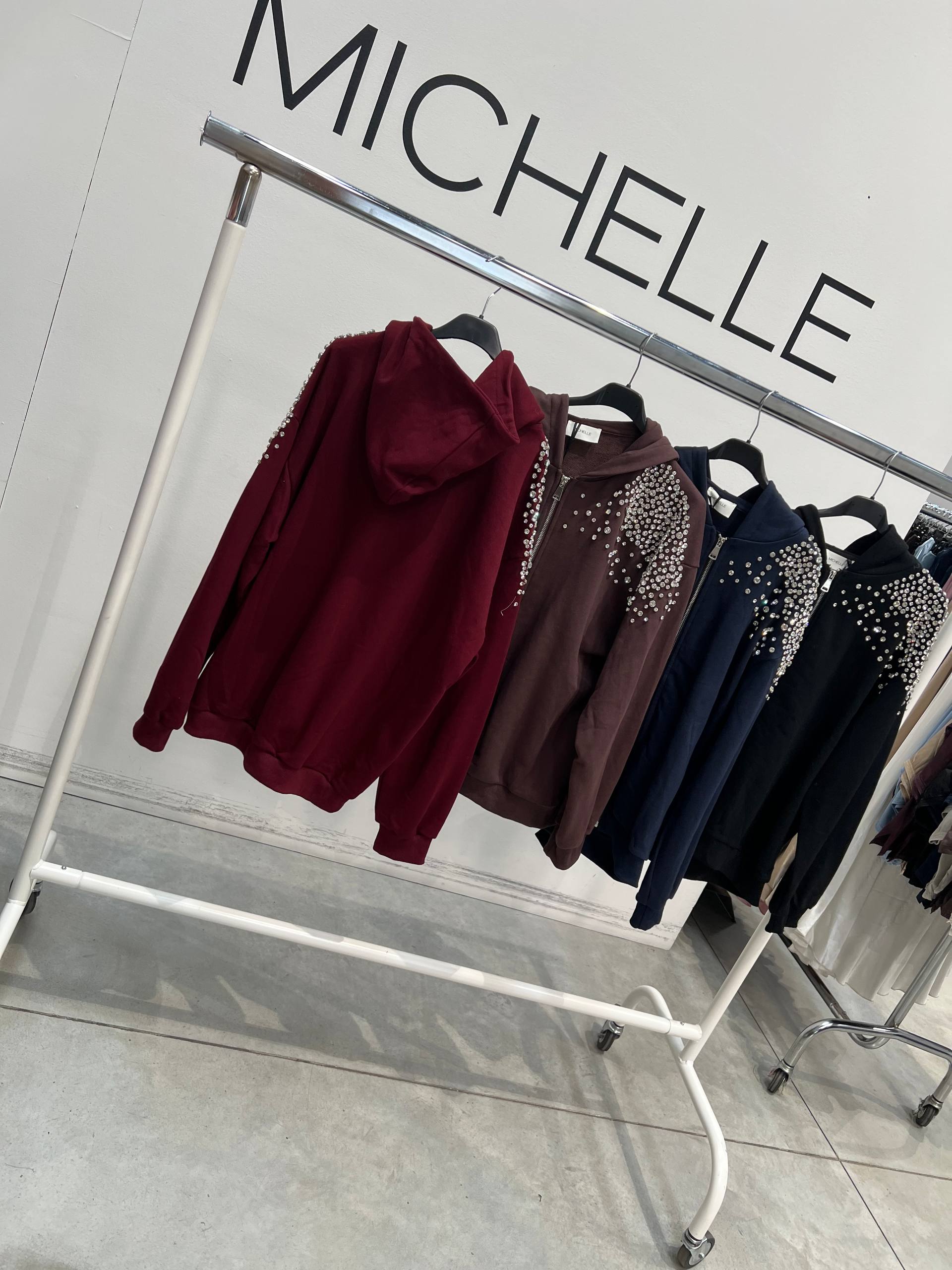 Amelie Follies (Michelle)