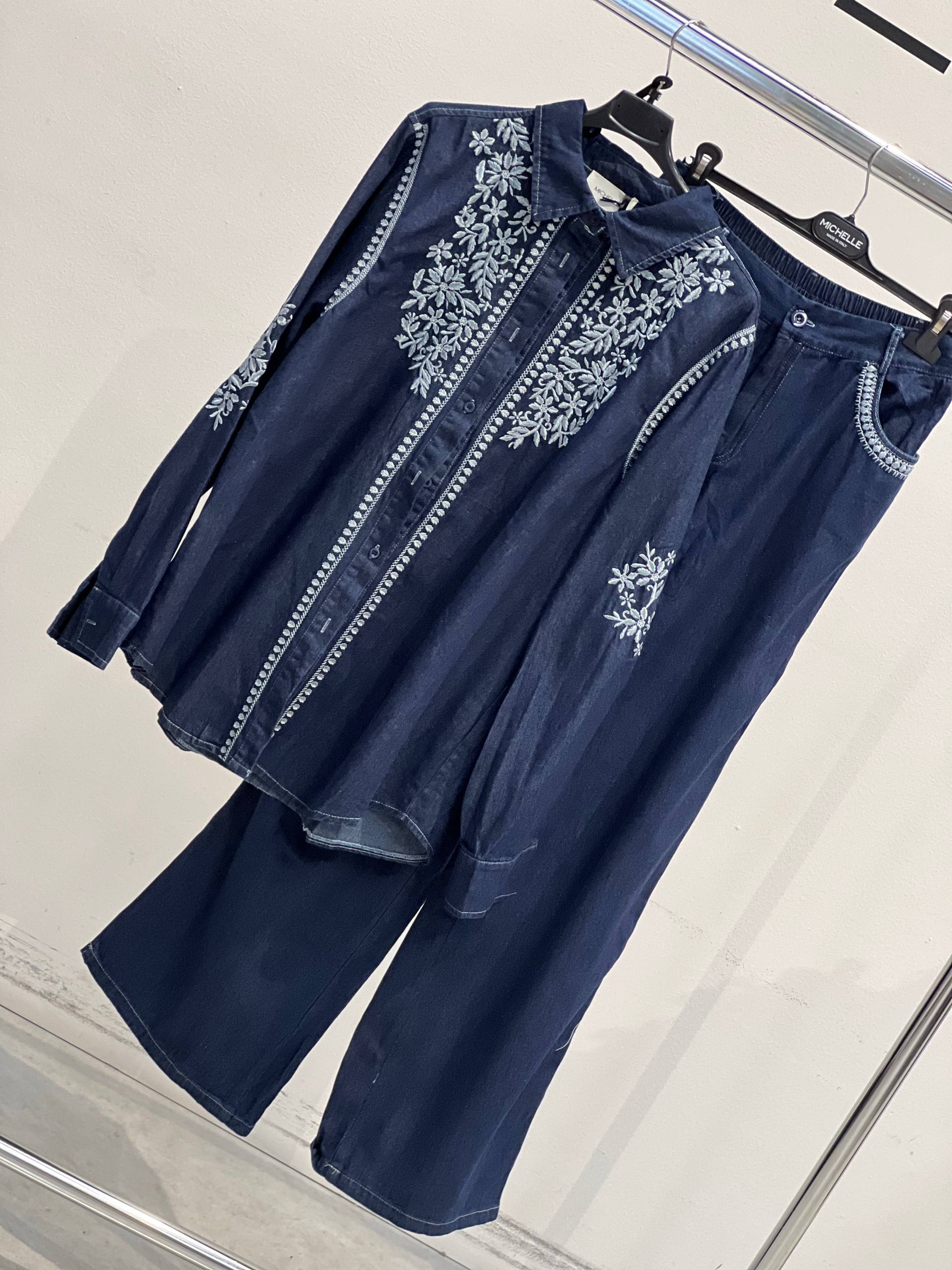 Amelie Follies (Michelle)