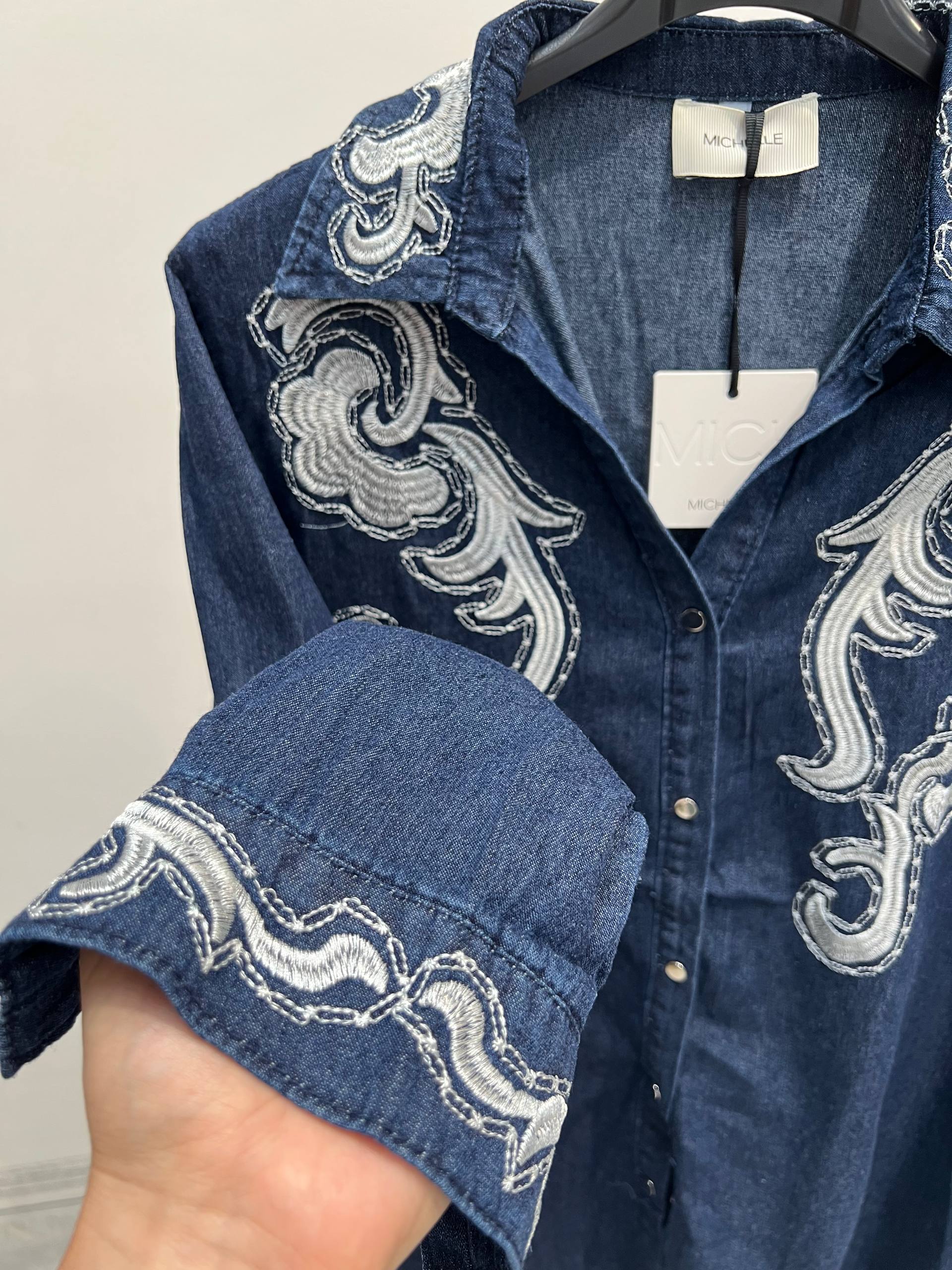 Amelie Follies (Michelle)