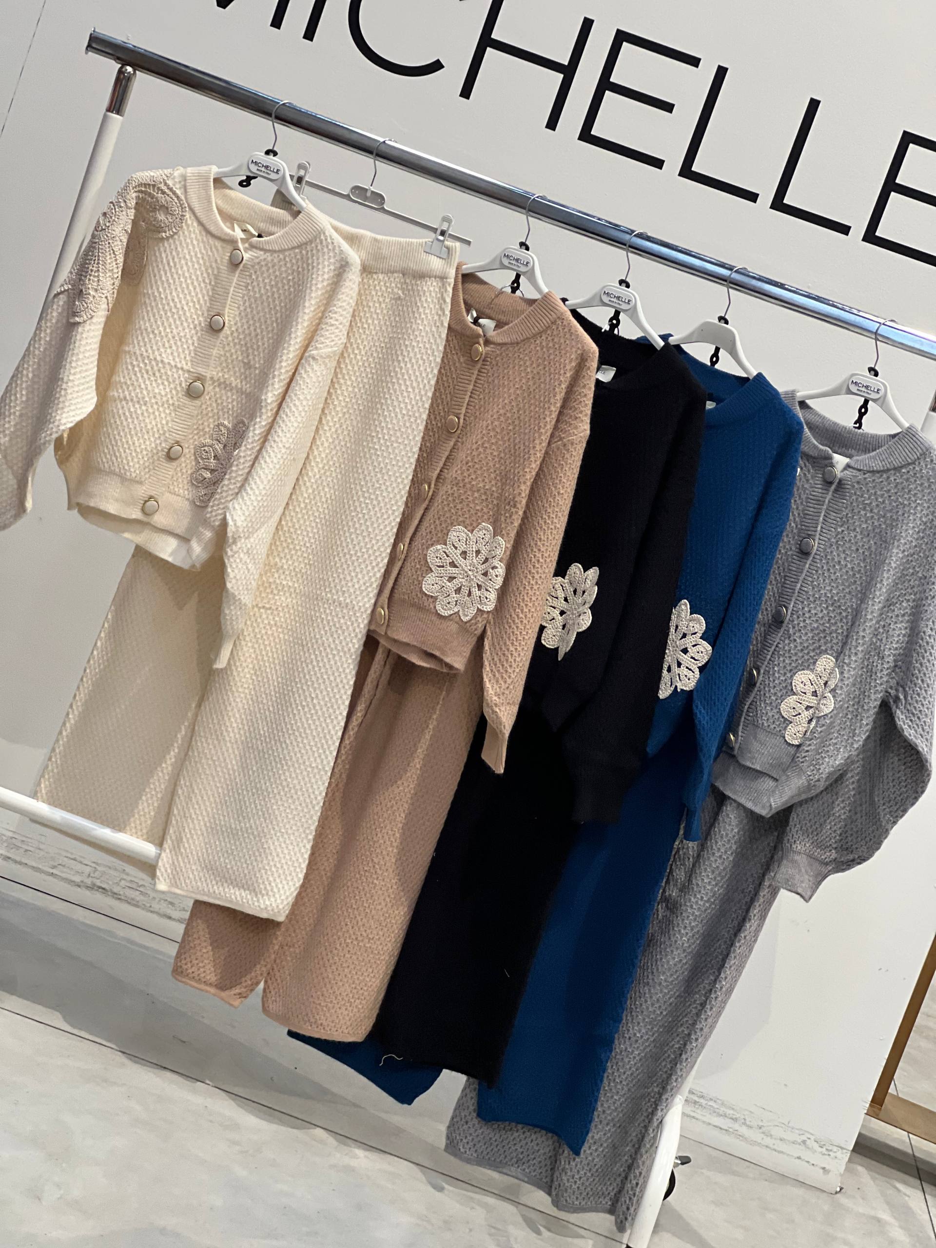 Amelie Follies (Michelle)