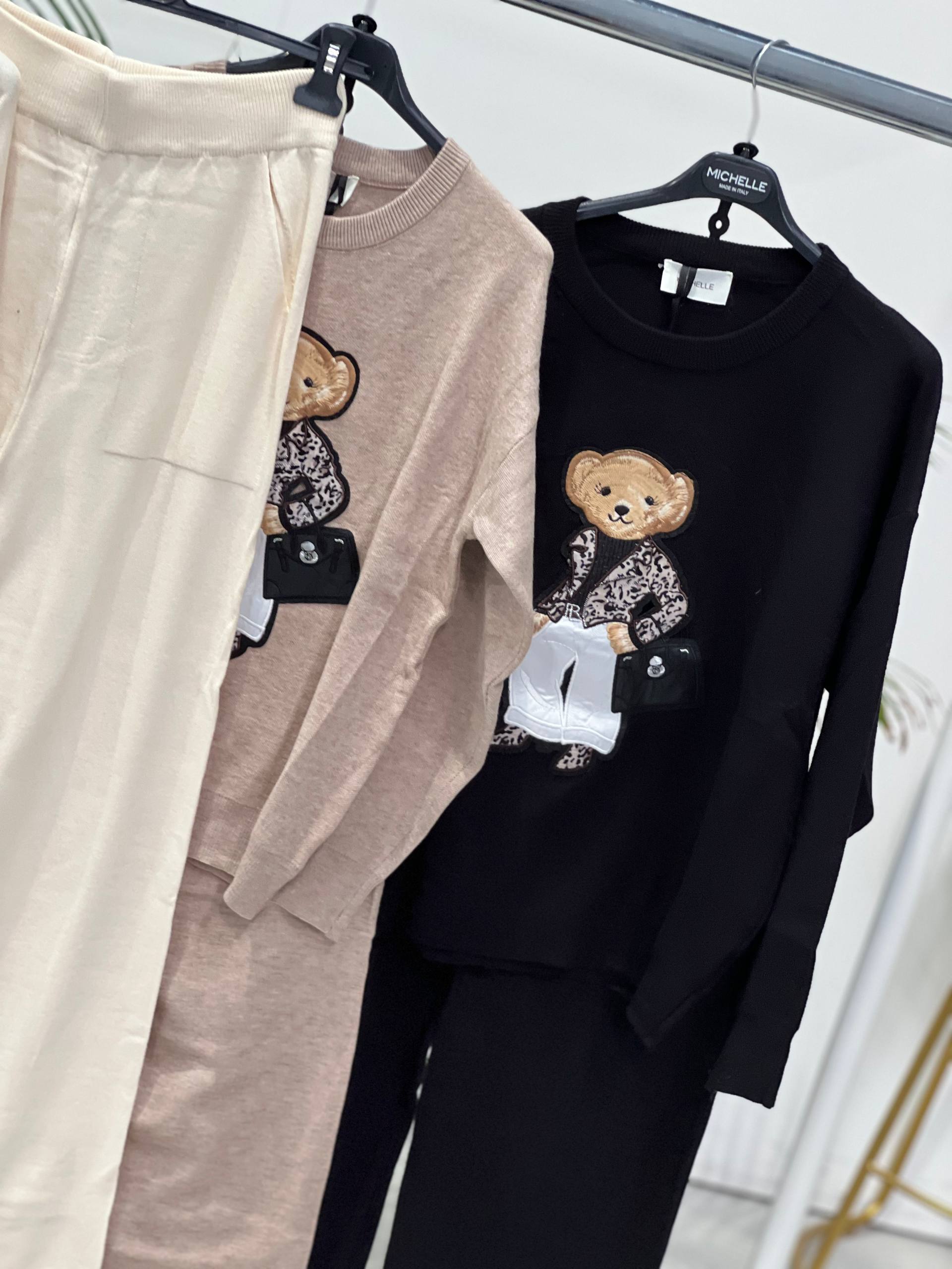 Amelie Follies (Michelle)