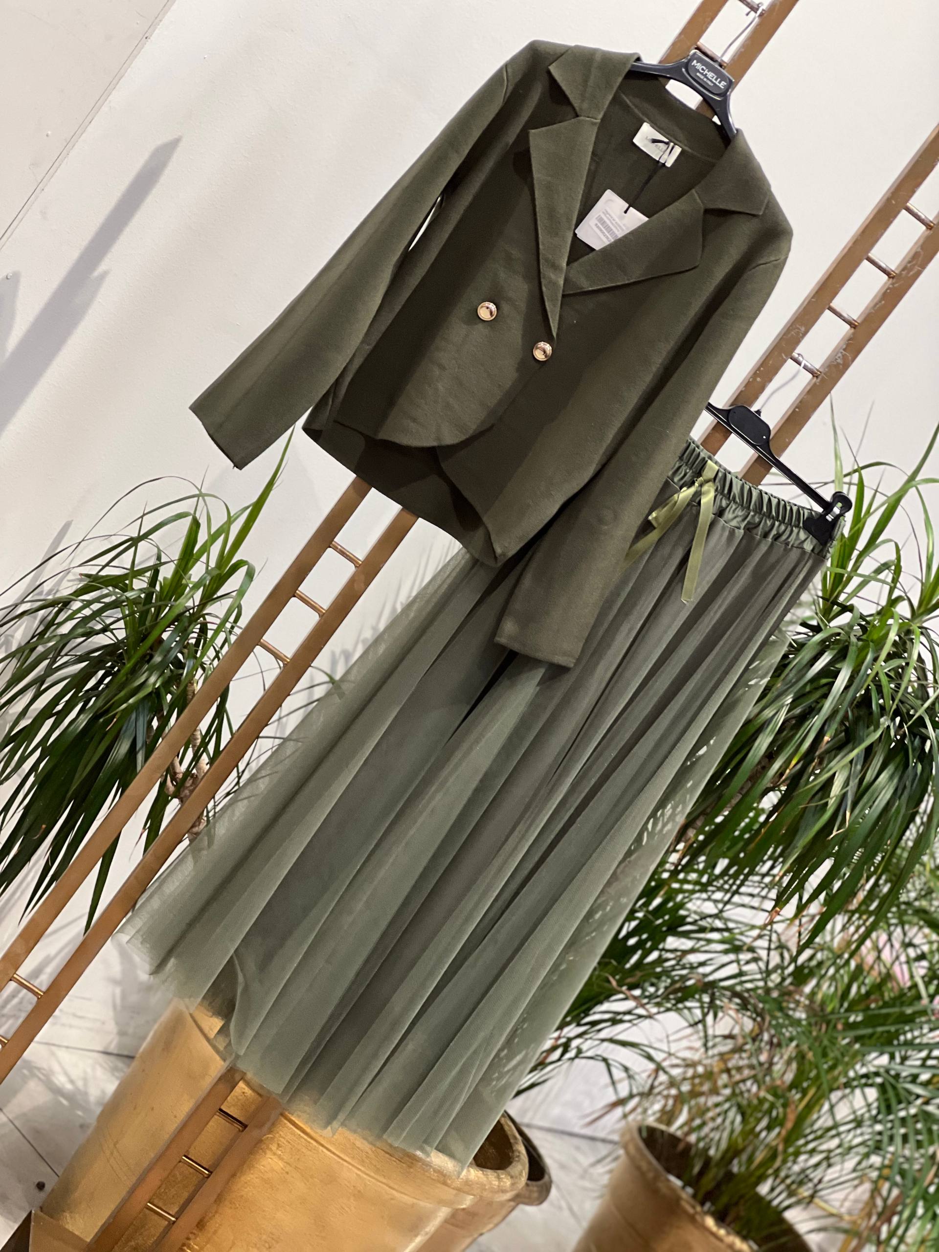 Amelie Follies (Michelle)