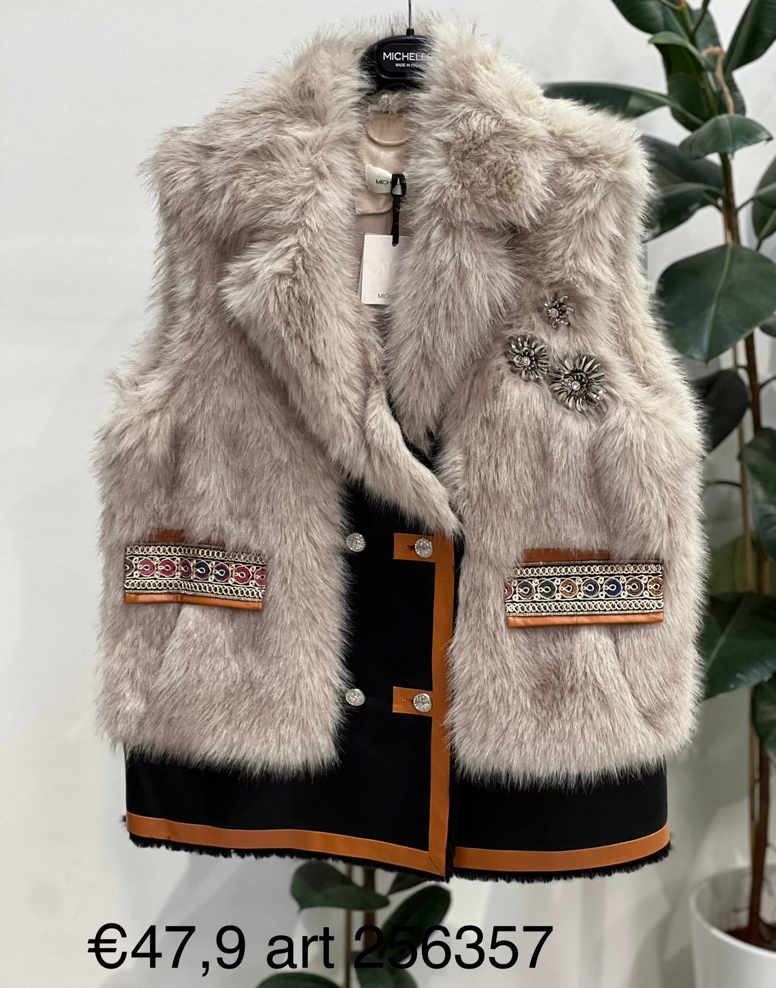 Amelie Follies (Michelle)