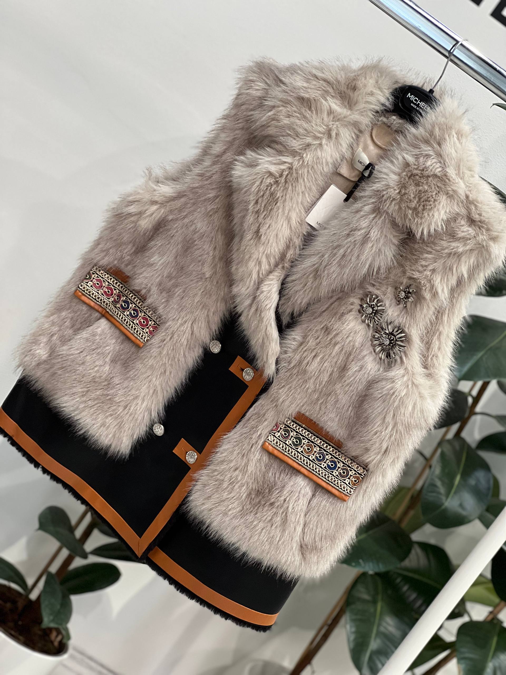 Amelie Follies (Michelle)