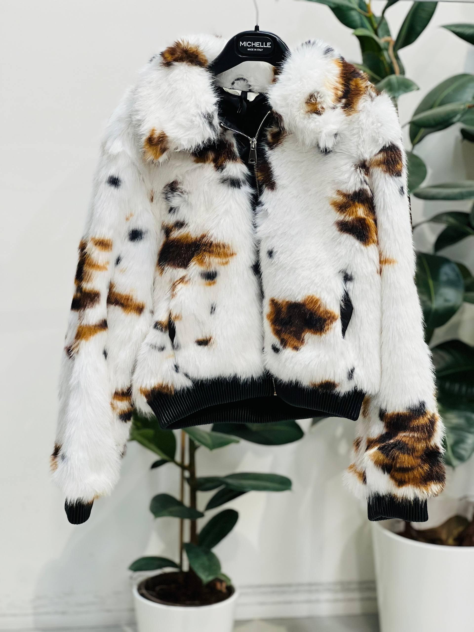 Amelie Follies (Michelle)