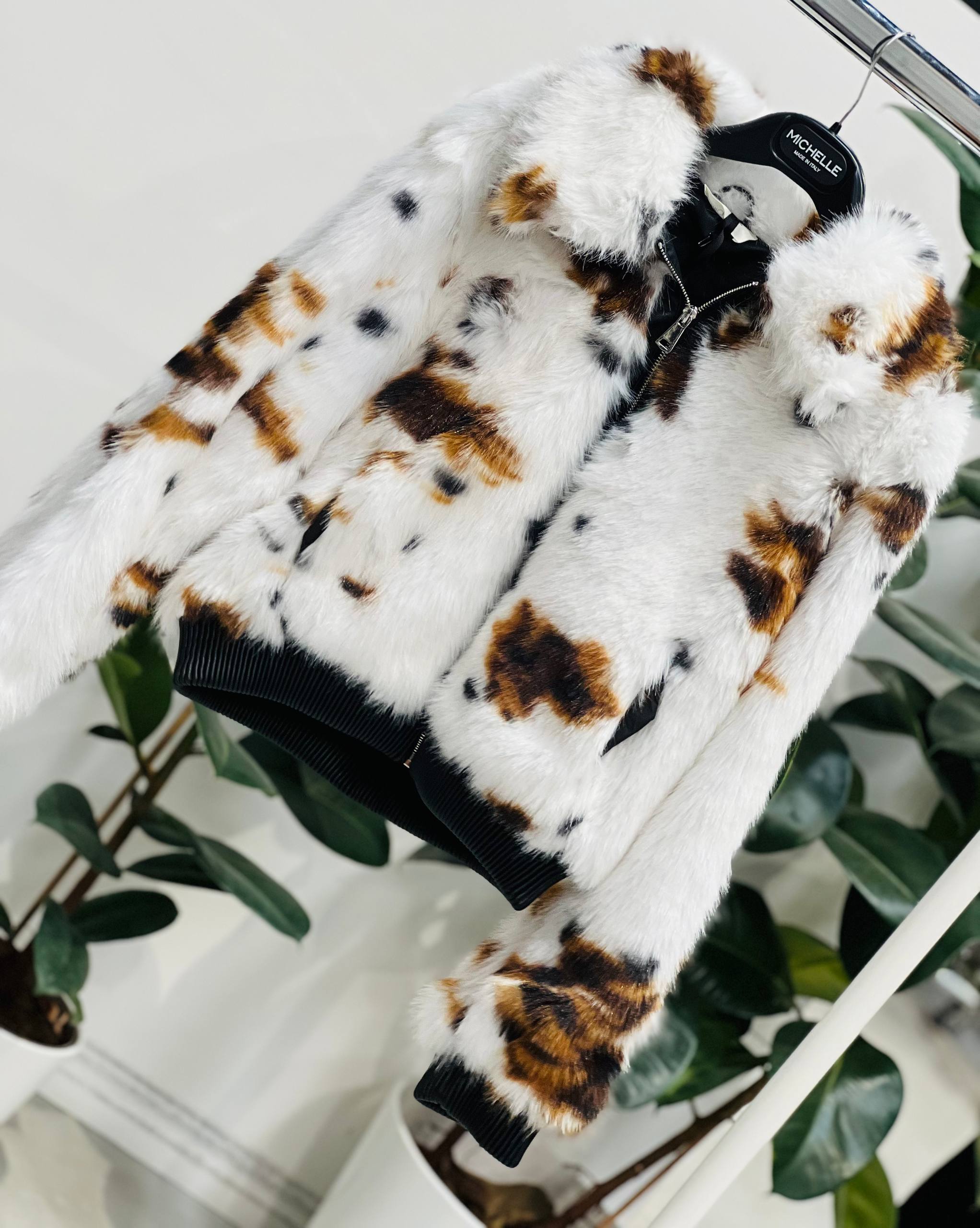 Amelie Follies (Michelle)