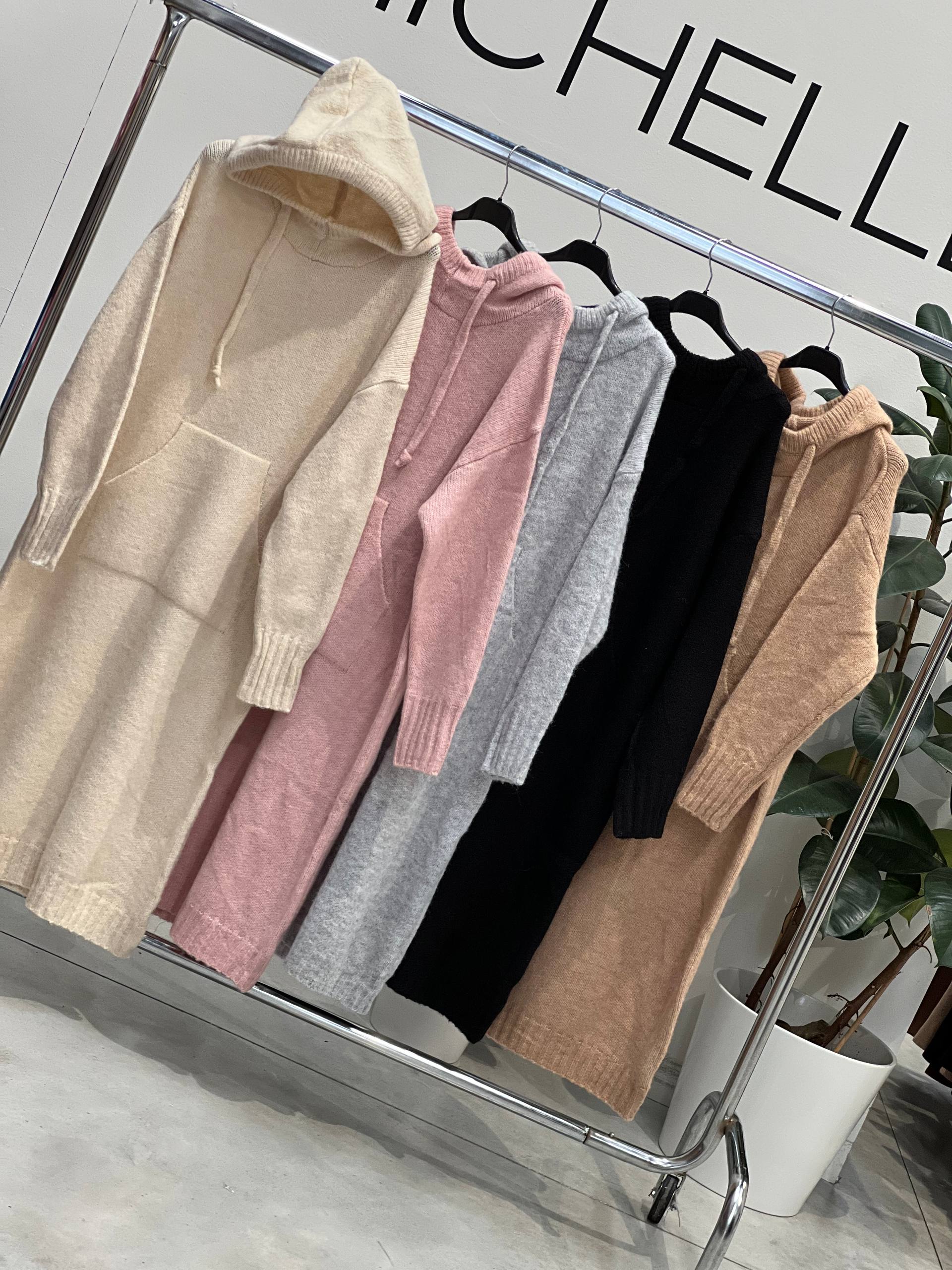 Amelie Follies (Michelle)