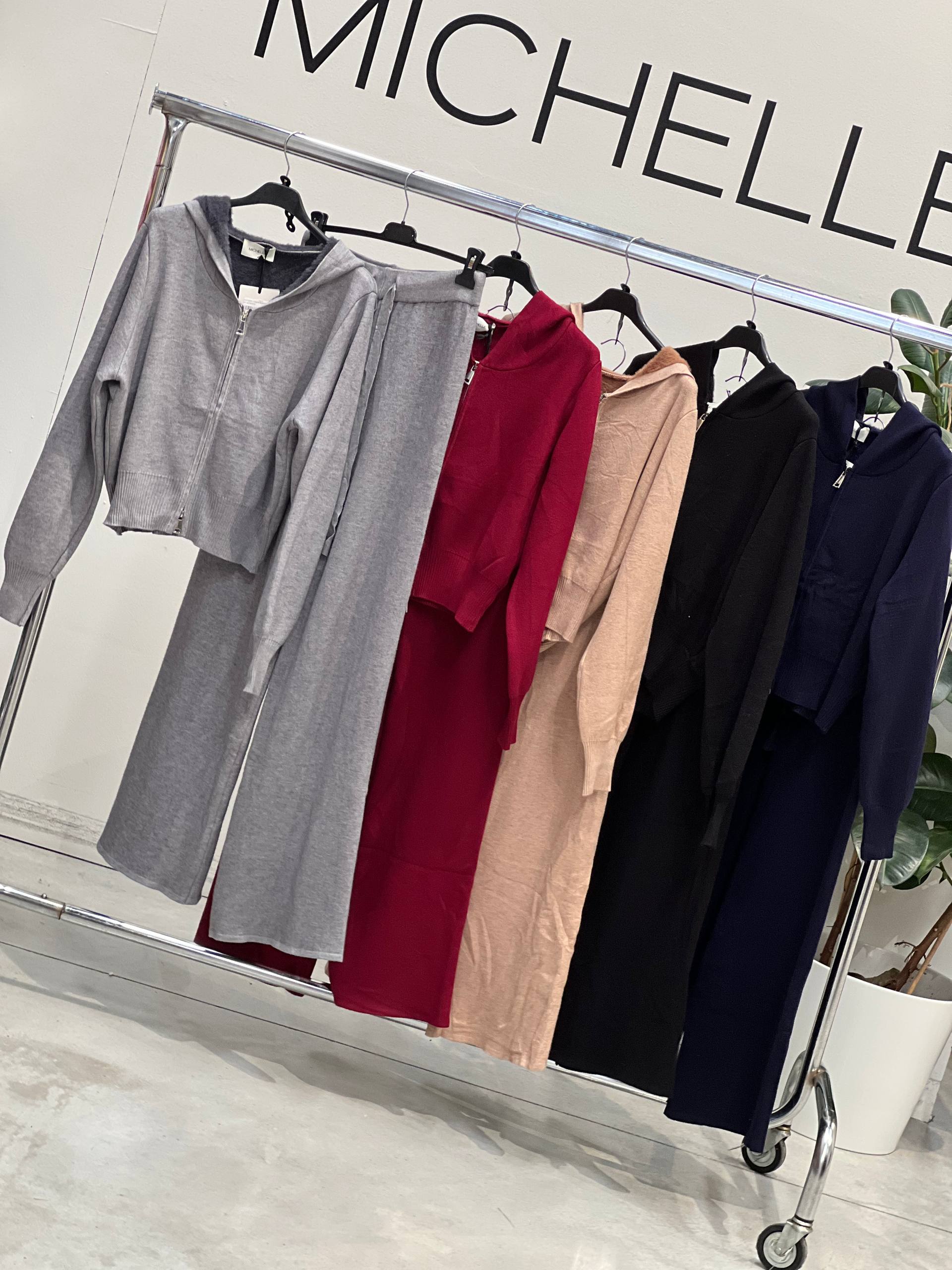 Amelie Follies (Michelle)