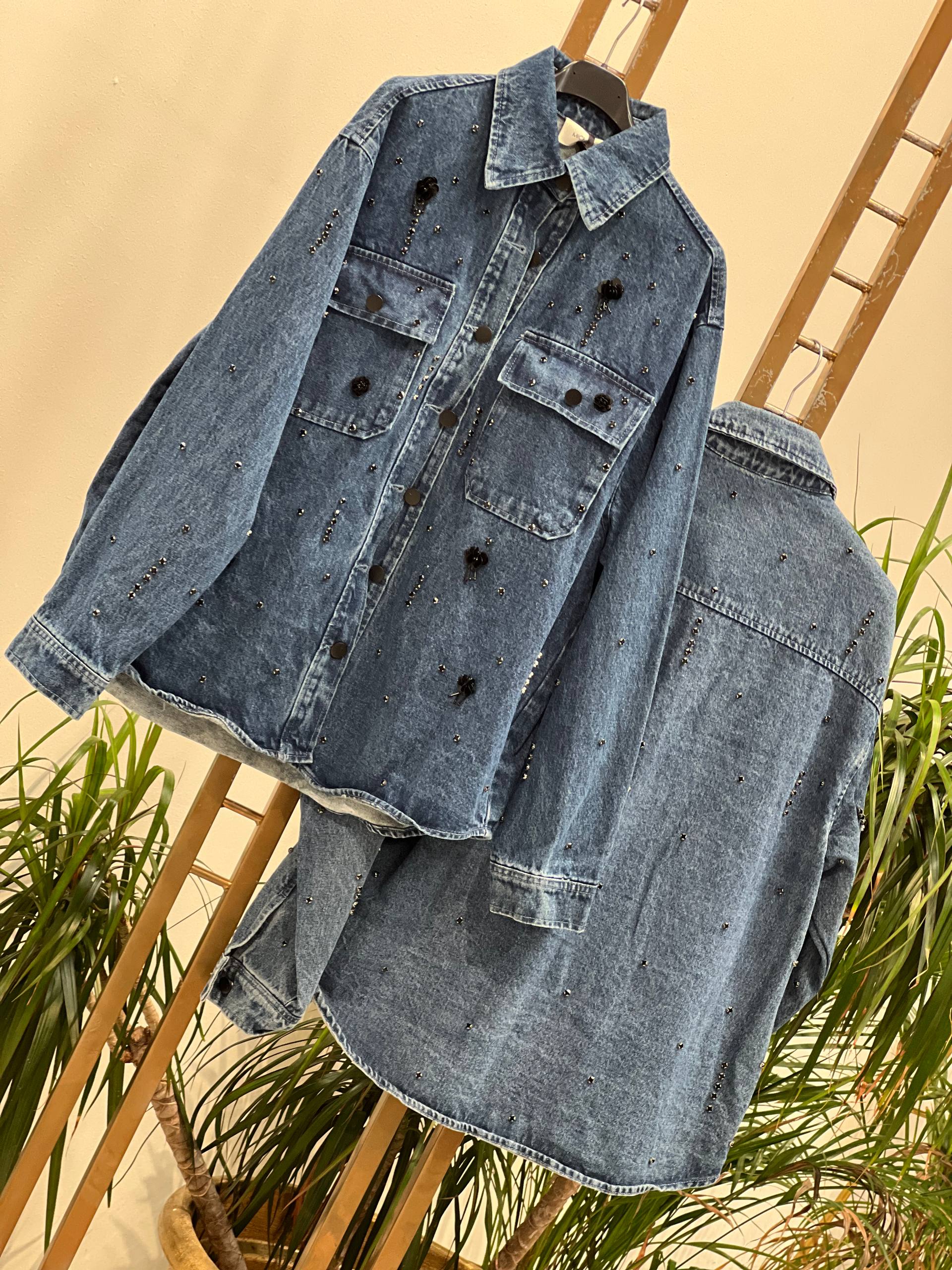 Amelie Follies (Michelle)