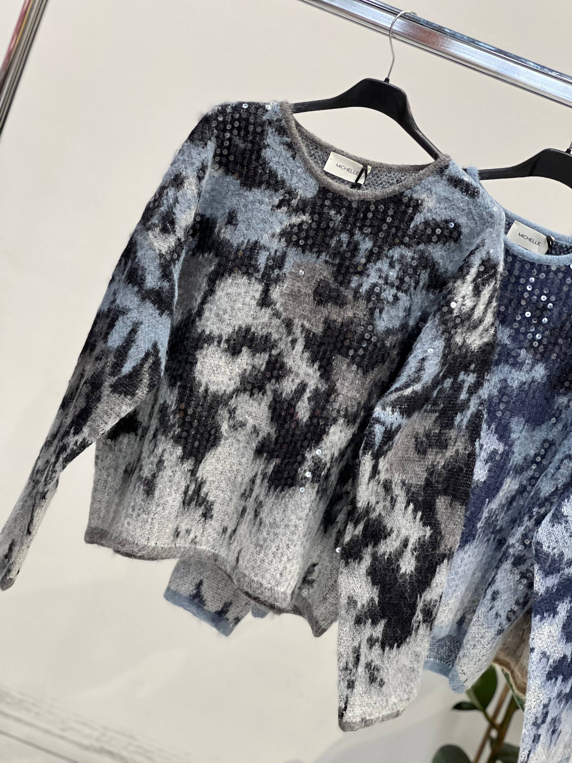 Amelie Follies (Michelle)