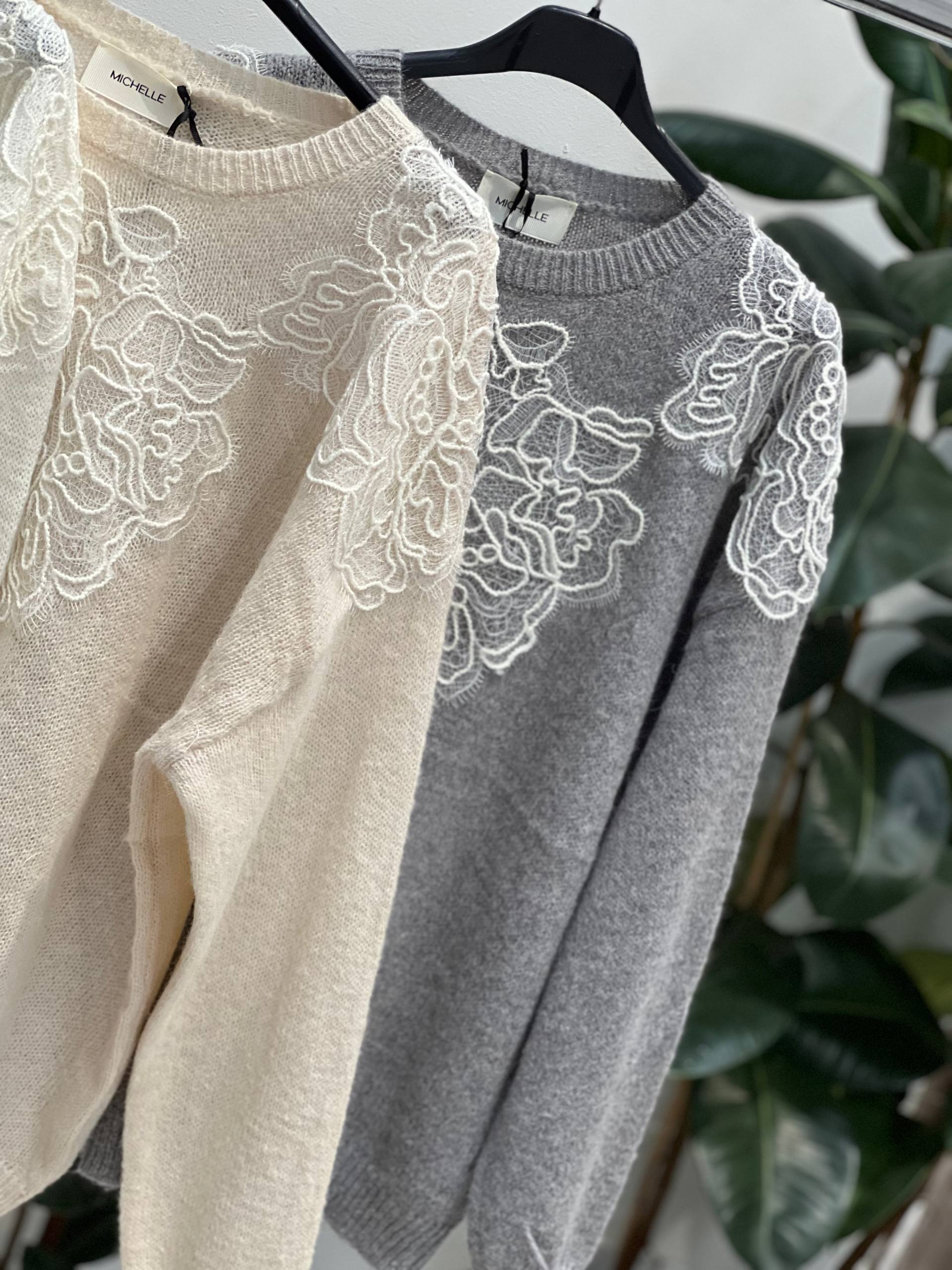 Amelie Follies (Michelle)