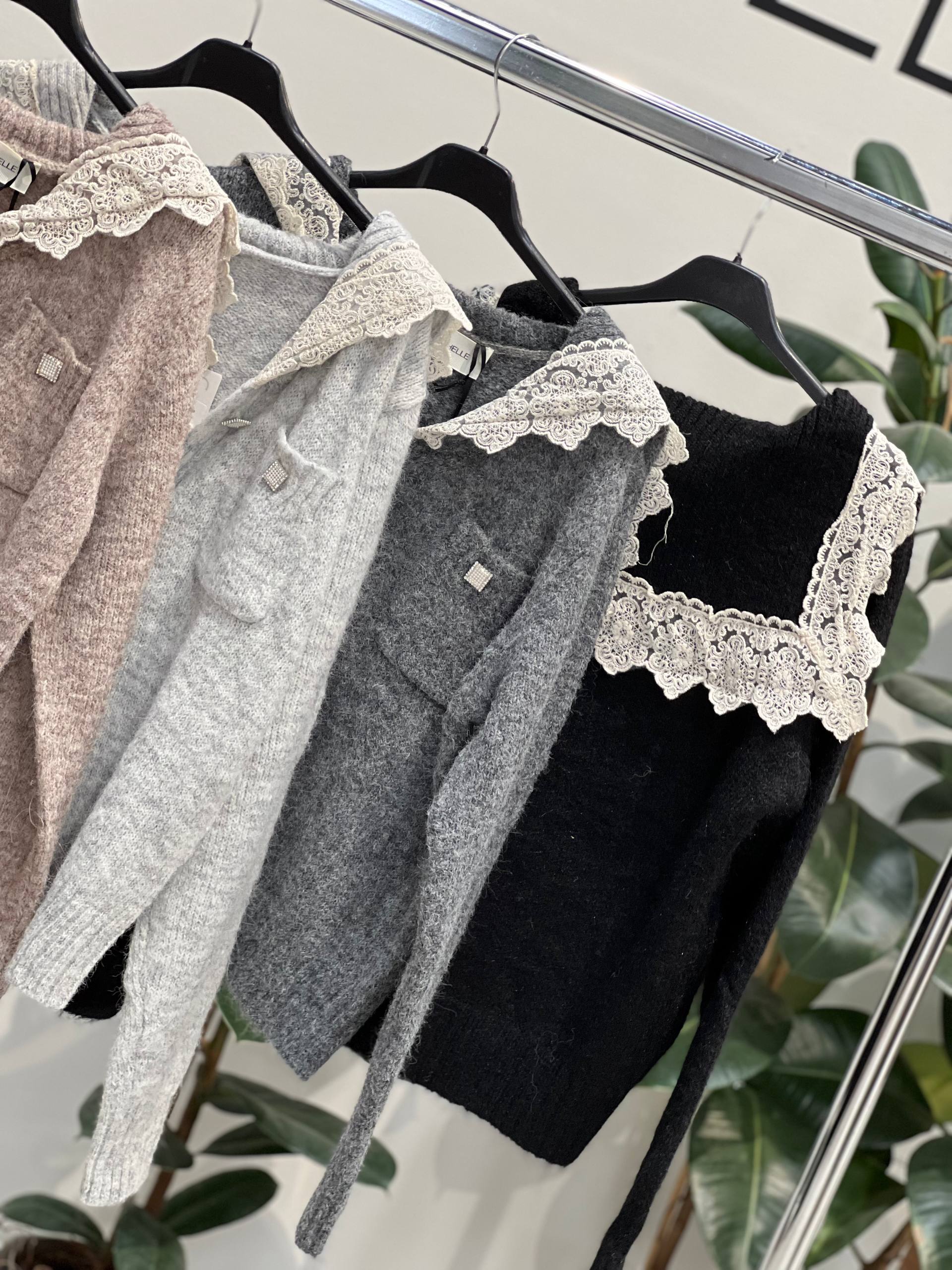 Amelie Follies (Michelle)