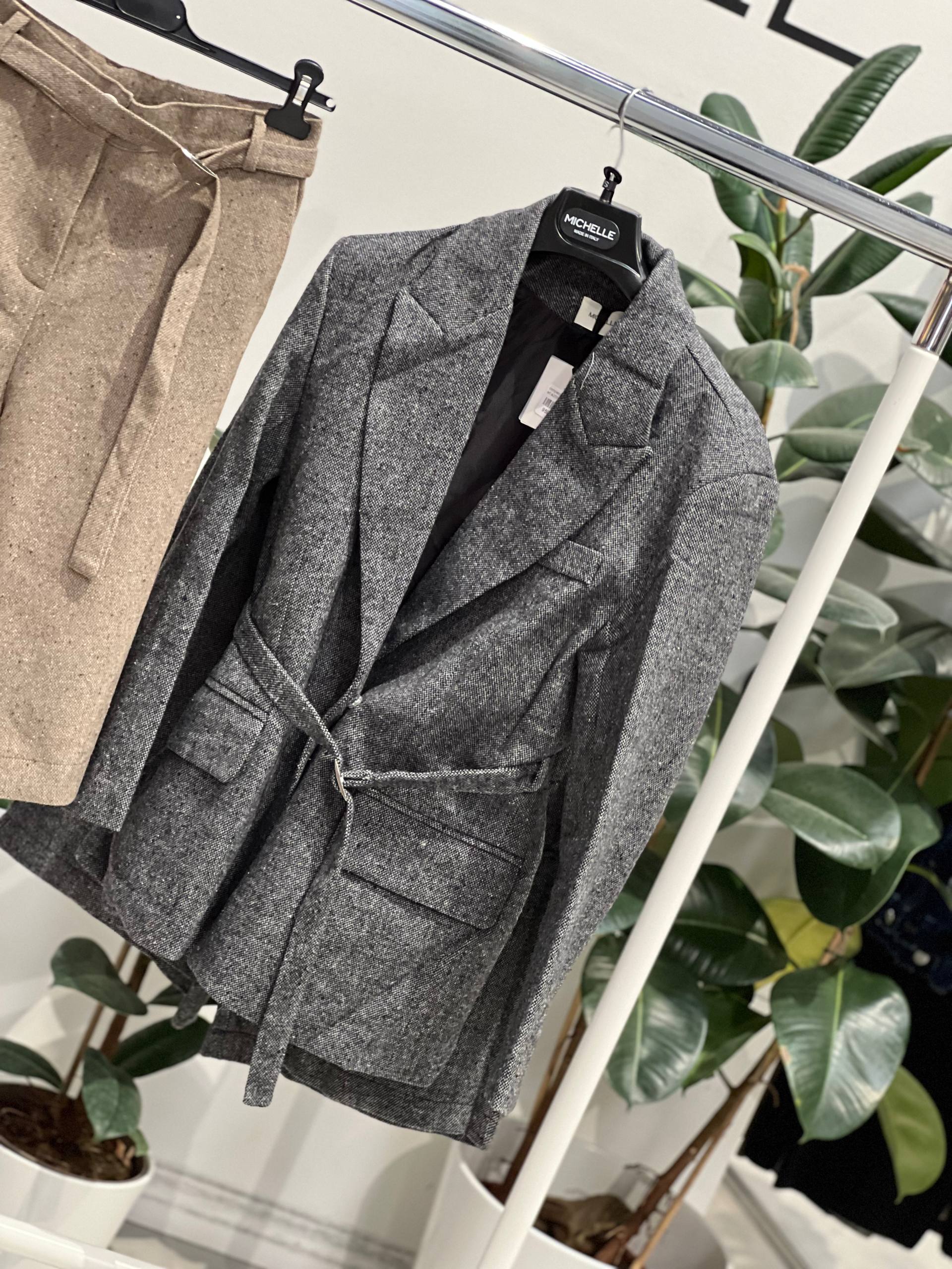 Amelie Follies (Michelle)