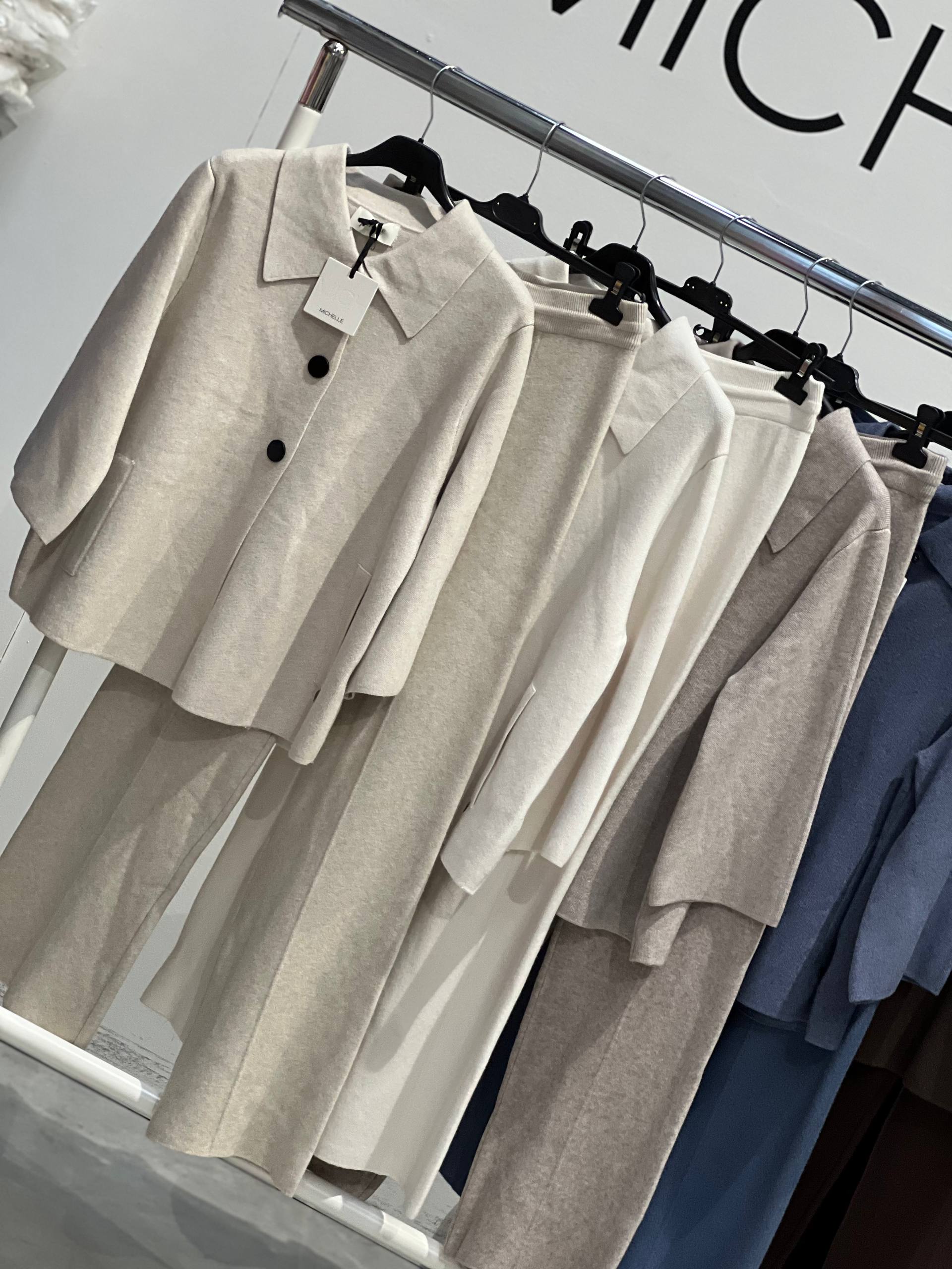 Amelie Follies (Michelle)