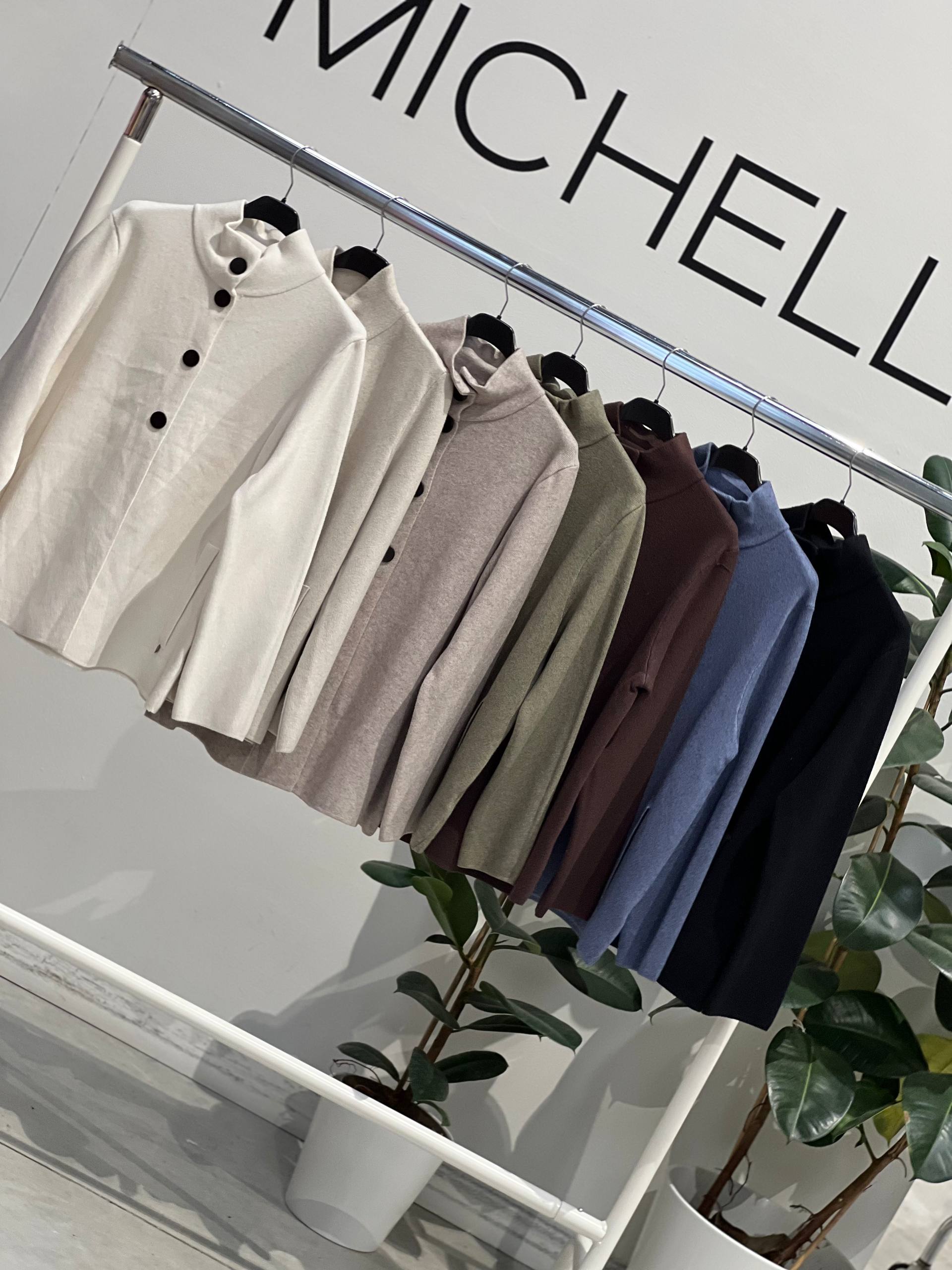 Amelie Follies (Michelle)