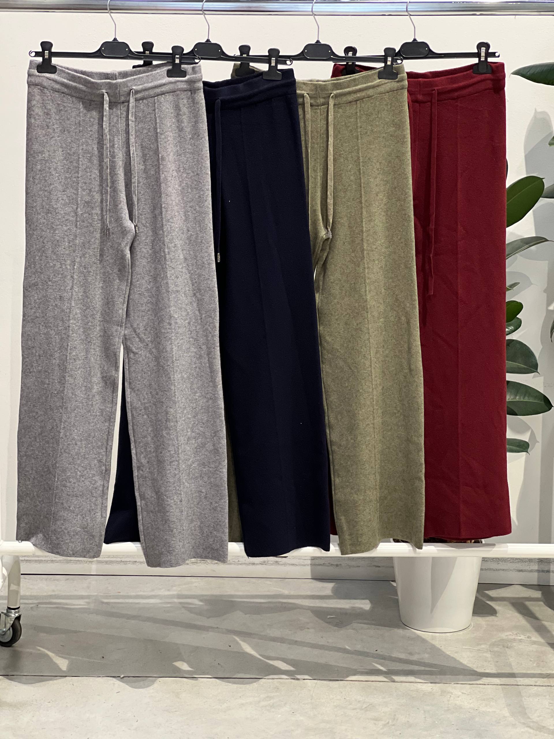 Amelie Follies (Michelle)