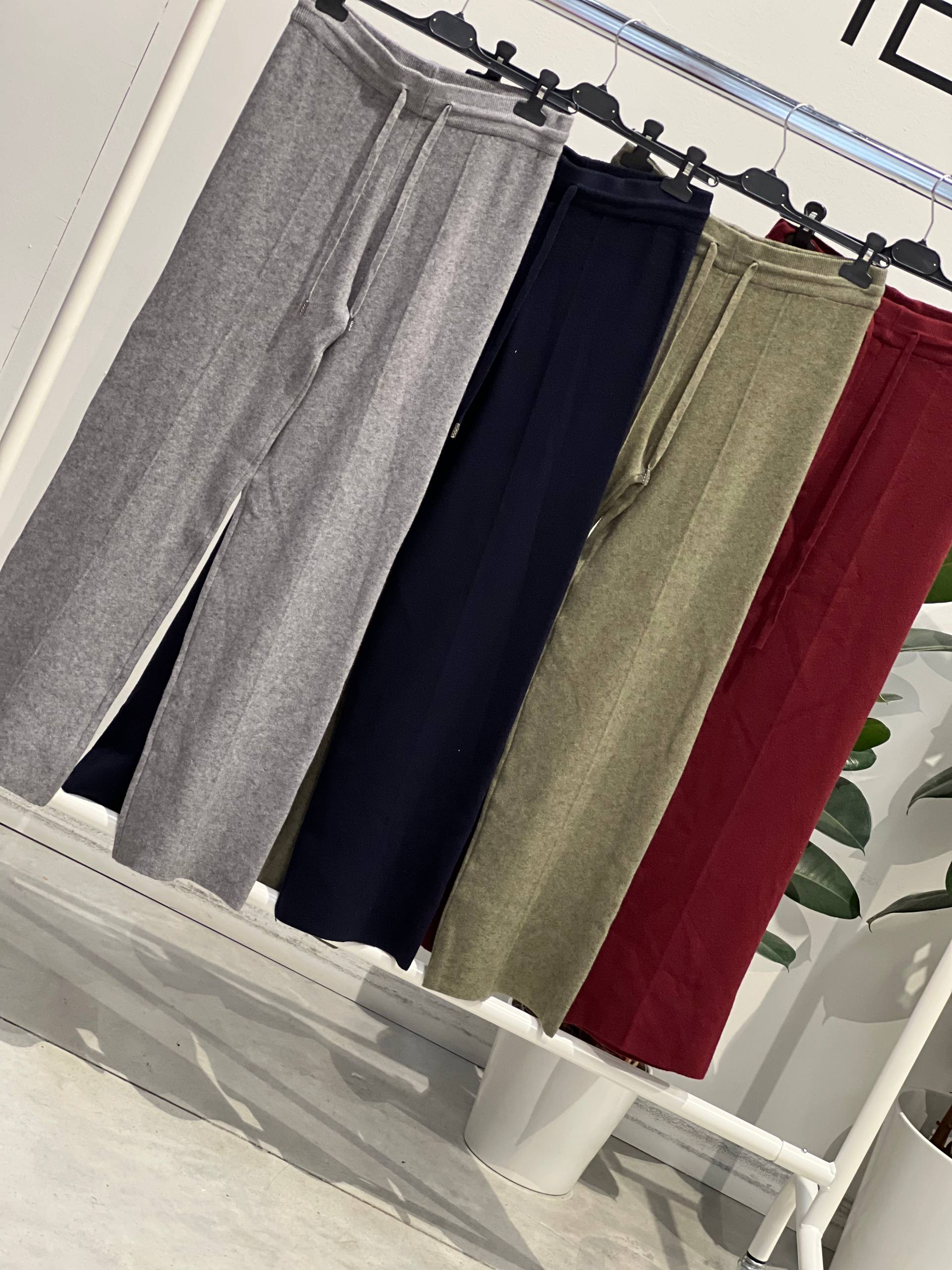 Amelie Follies (Michelle)